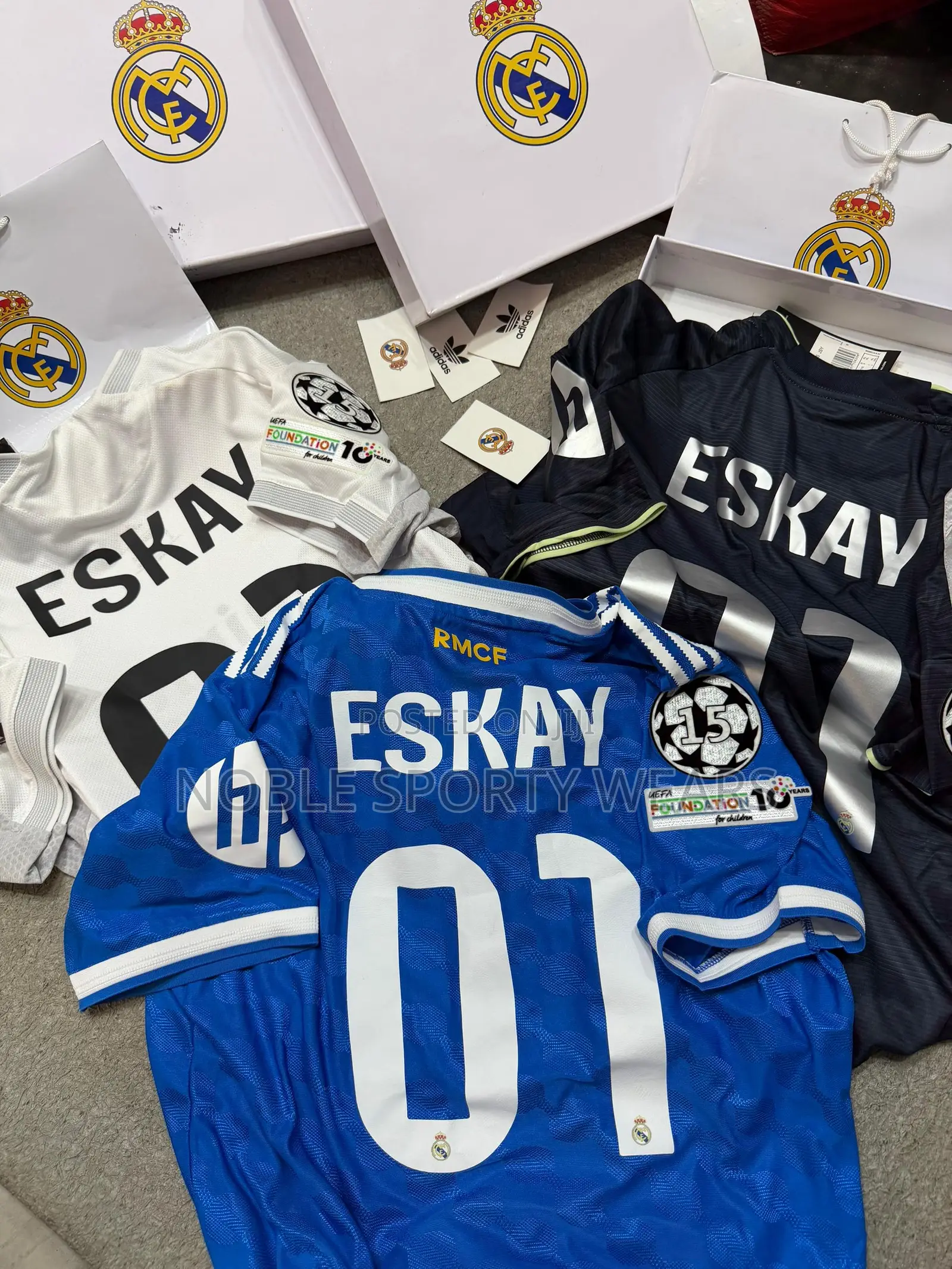Real Madrid Unboxing Jersey (Ideal Gift for Sportlovers)