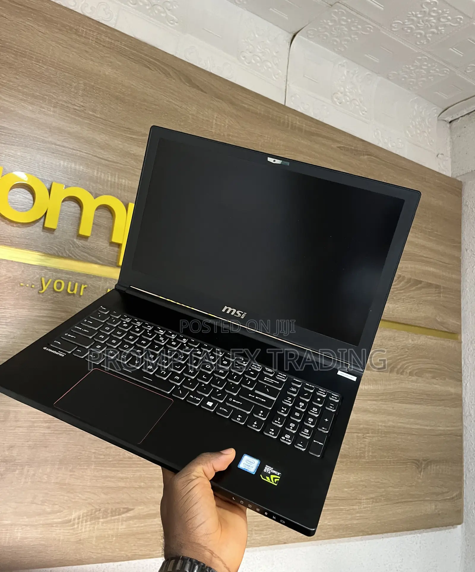 Laptop MSI GS63VR 7RF Stealth Pro 32GB Intel Core i7 SSD 512GB