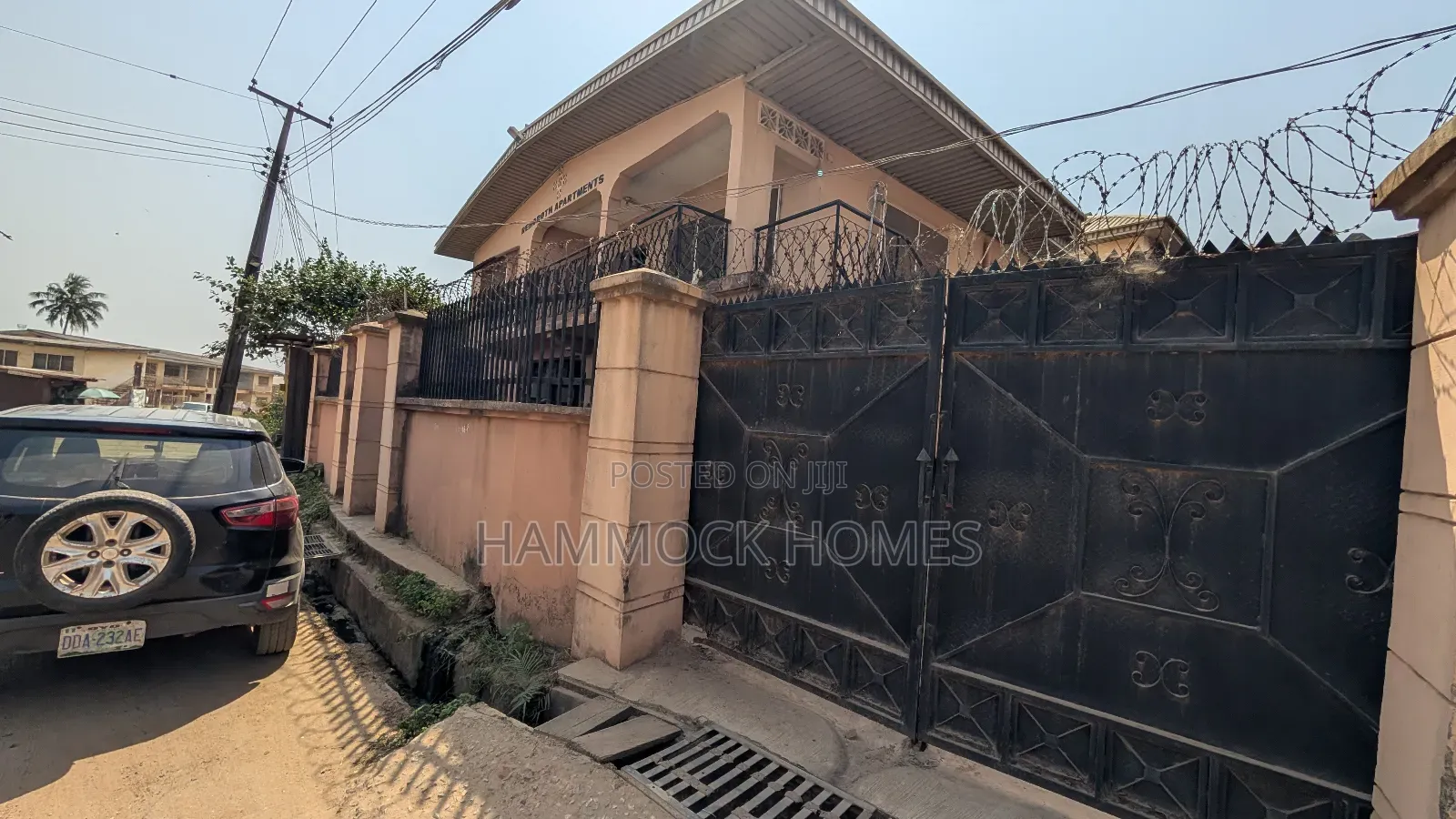 ₦10m Potential 18-Rooms Self Contained Hostel Trekable to Unibadan