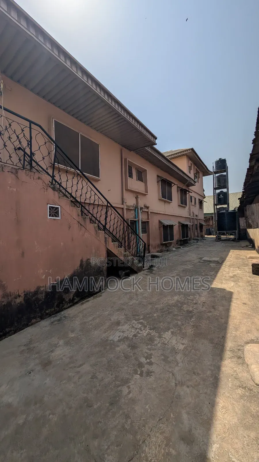 ₦10m Potential 18-Rooms Self Contained Hostel Trekable to Unibadan