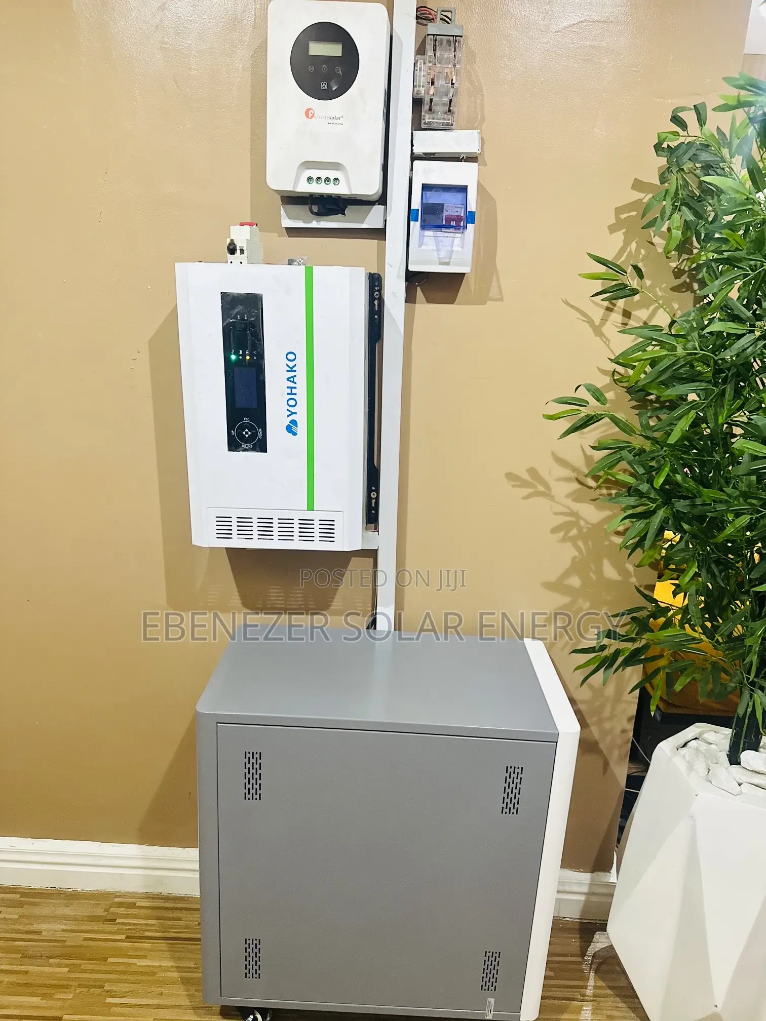 15kwh Cworth Battery With 7.5kva Inverter and 12pics Panels Full Setup