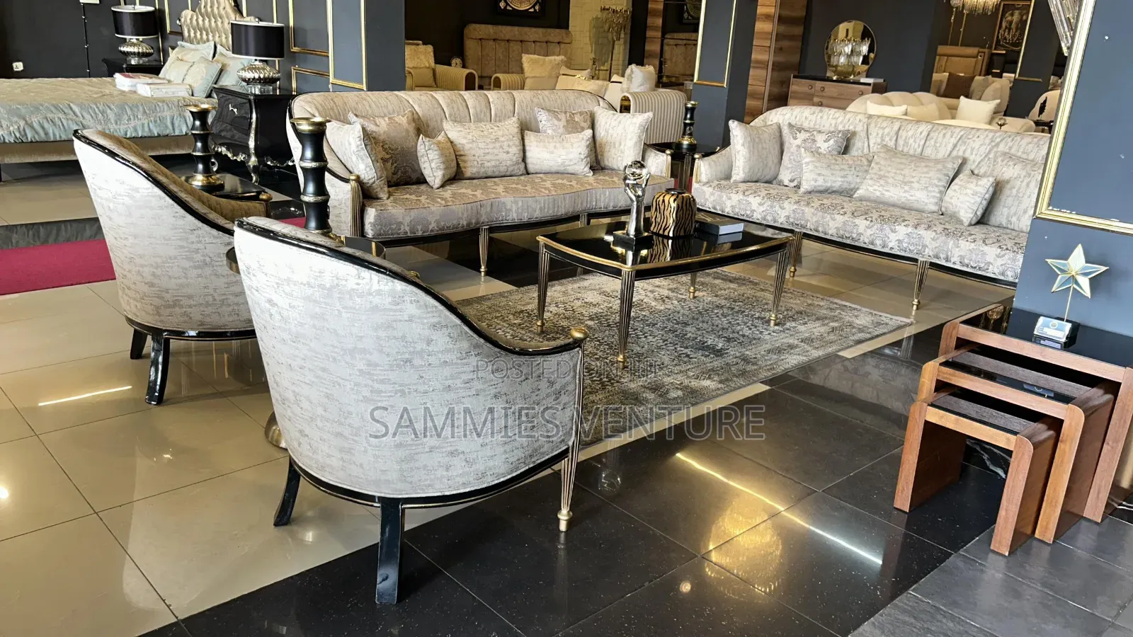 Royale Sofa Set