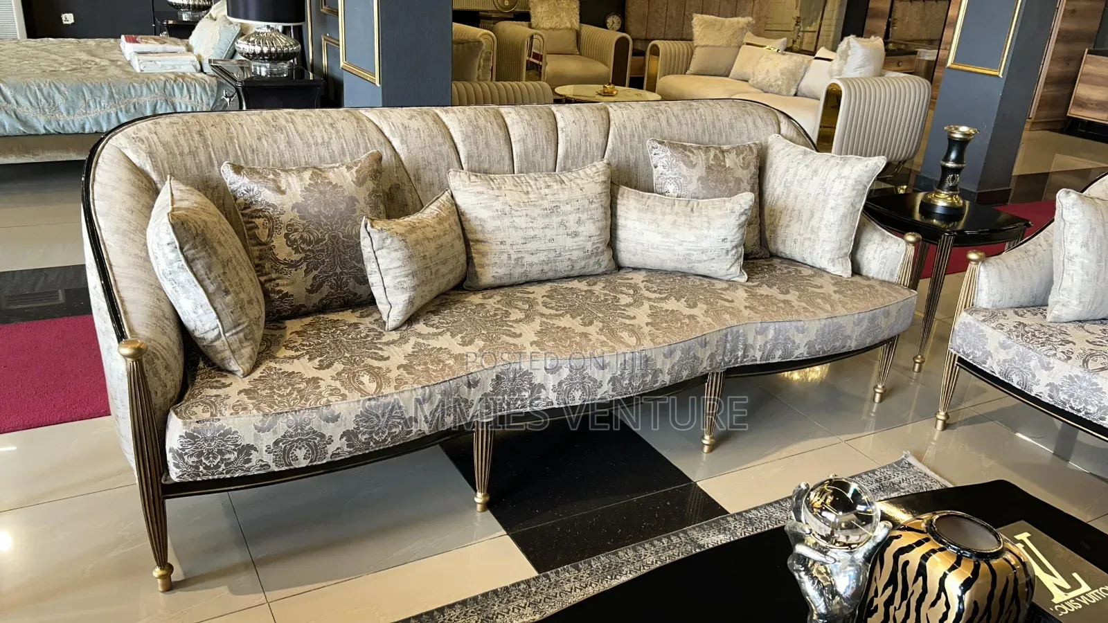 Royale Sofa Set