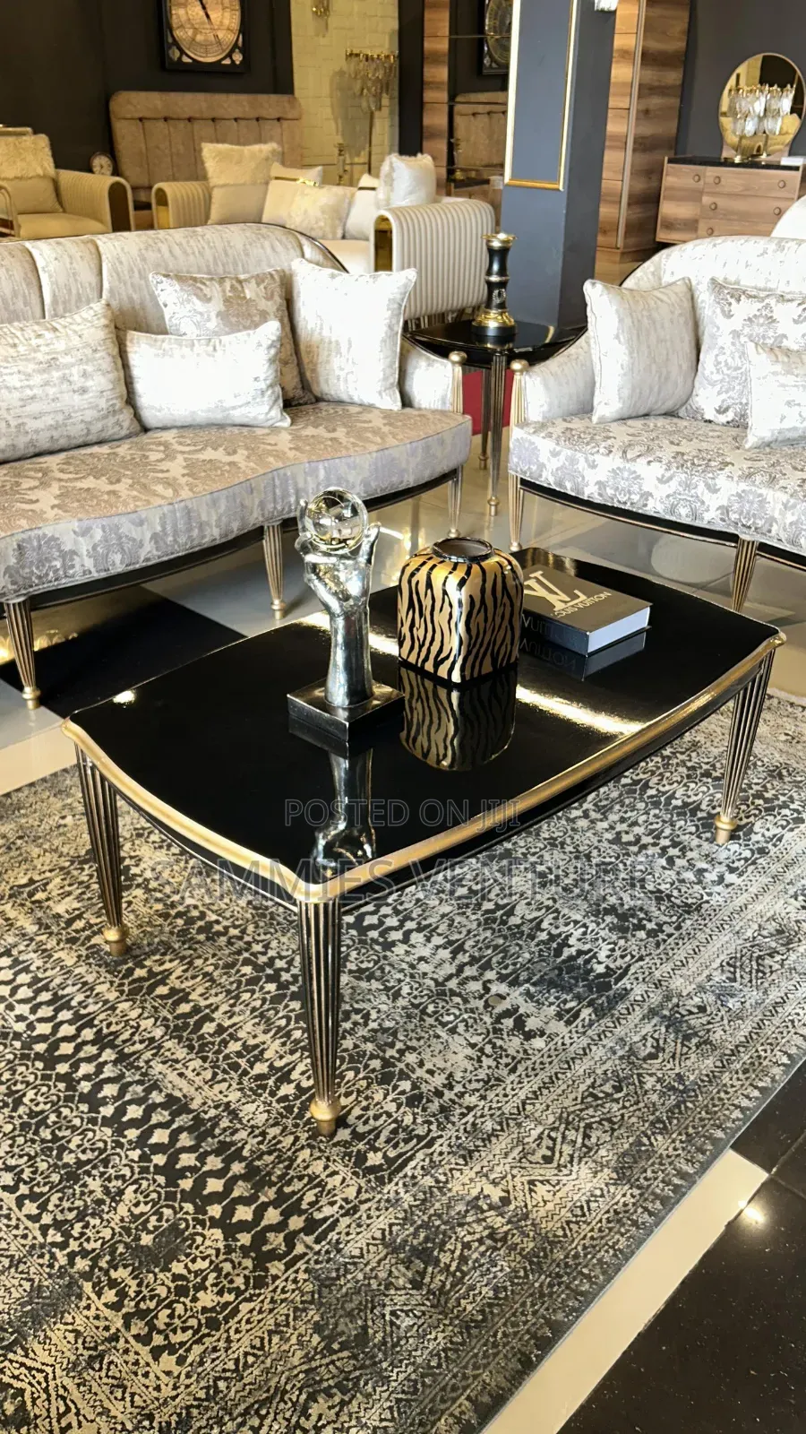 Royale Sofa Set