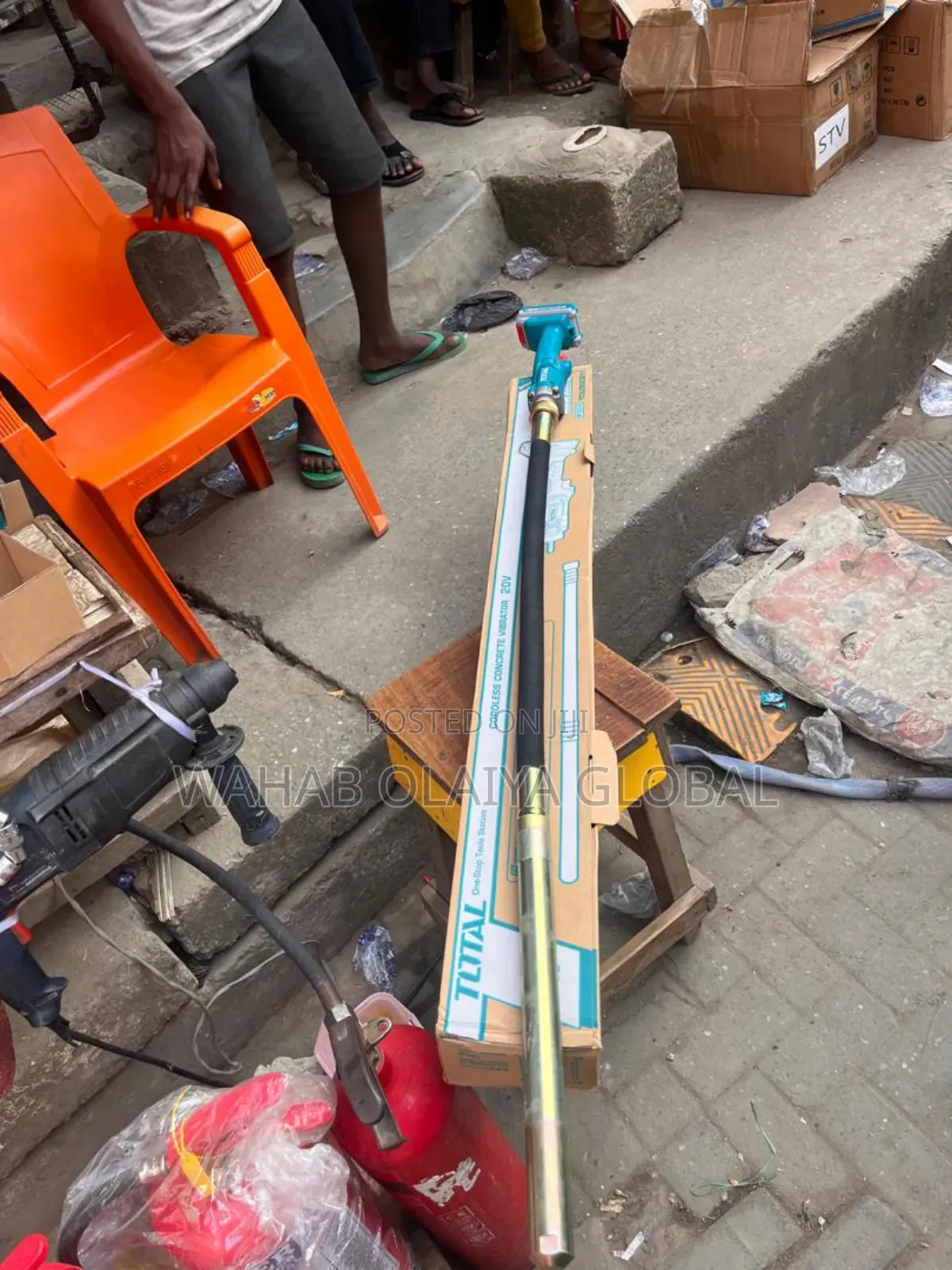 Total 20v Cordless Concrete Vibrator P20s (Tcvli)