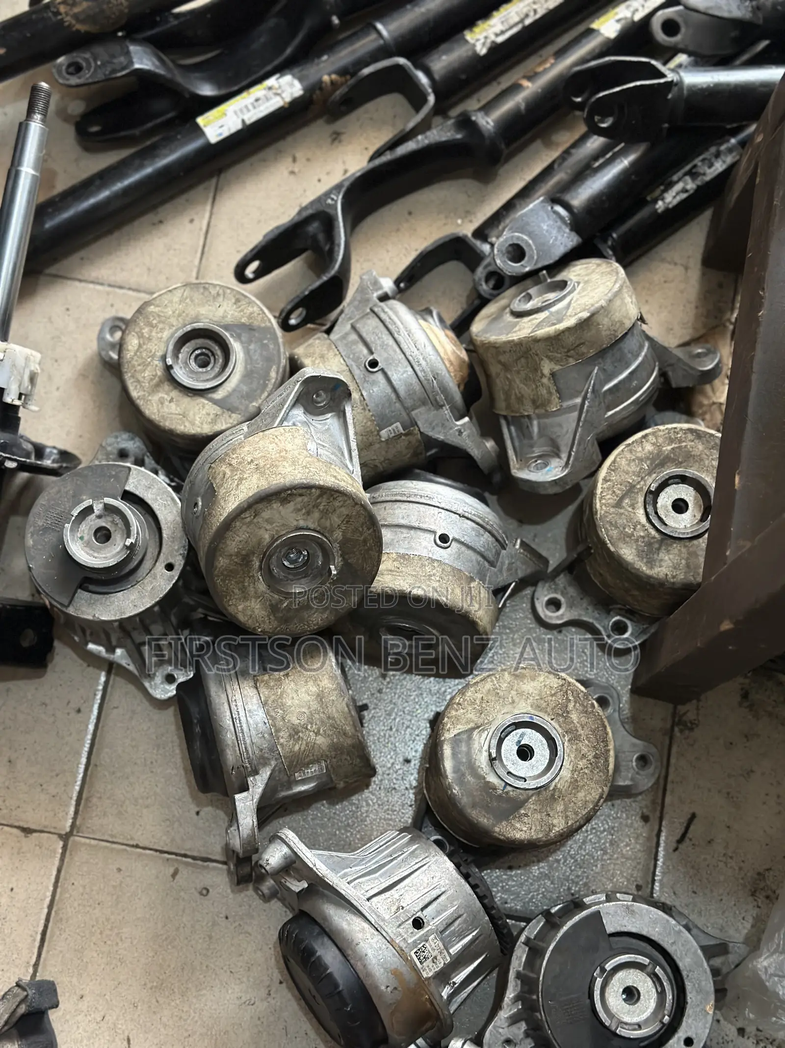 Mercedes Benz C300w205,Glcw253 and E400w213 Engine Mount