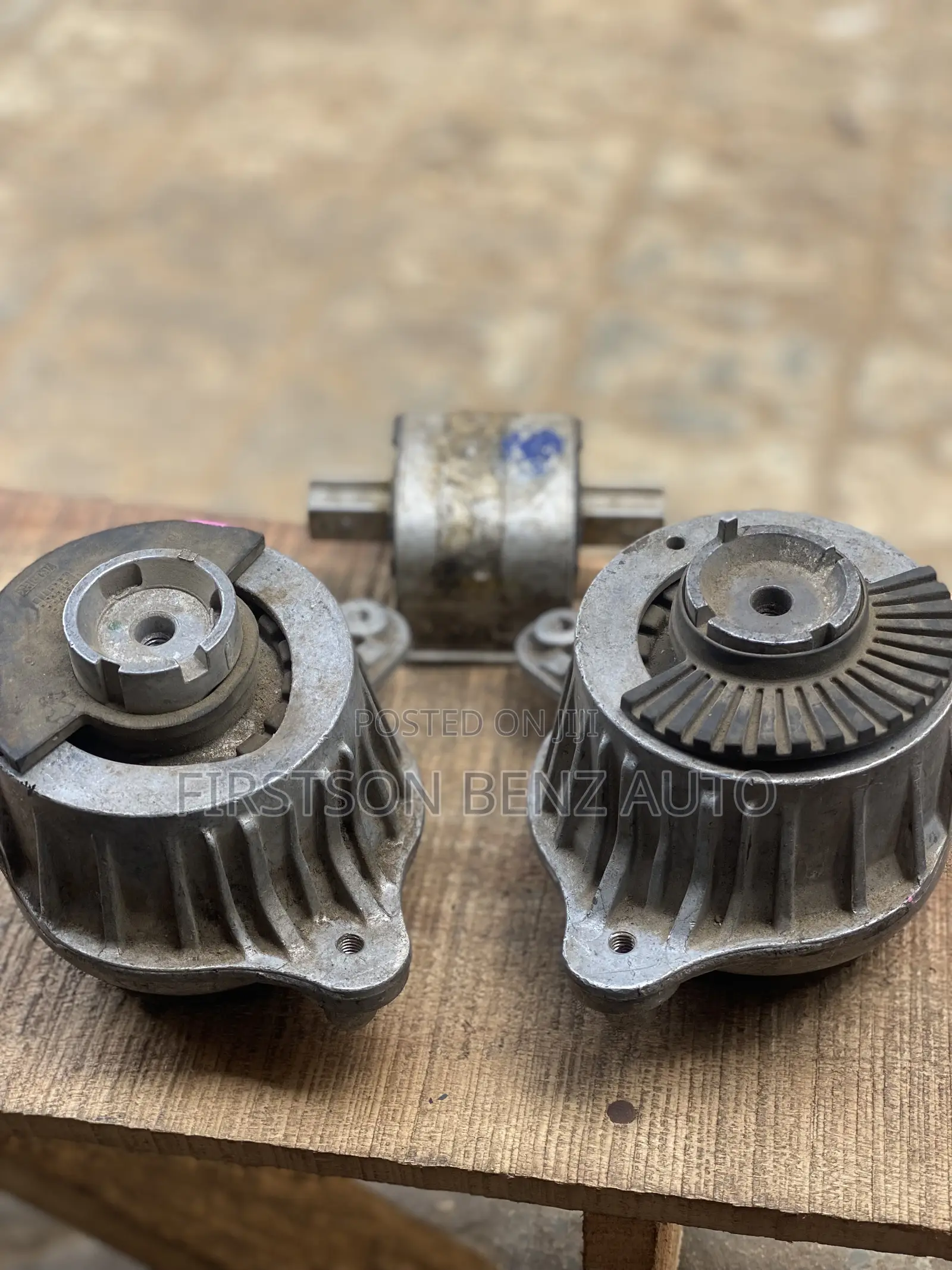 Mercedes Benz C300w205,Glcw253 and E400w213 Engine Mount