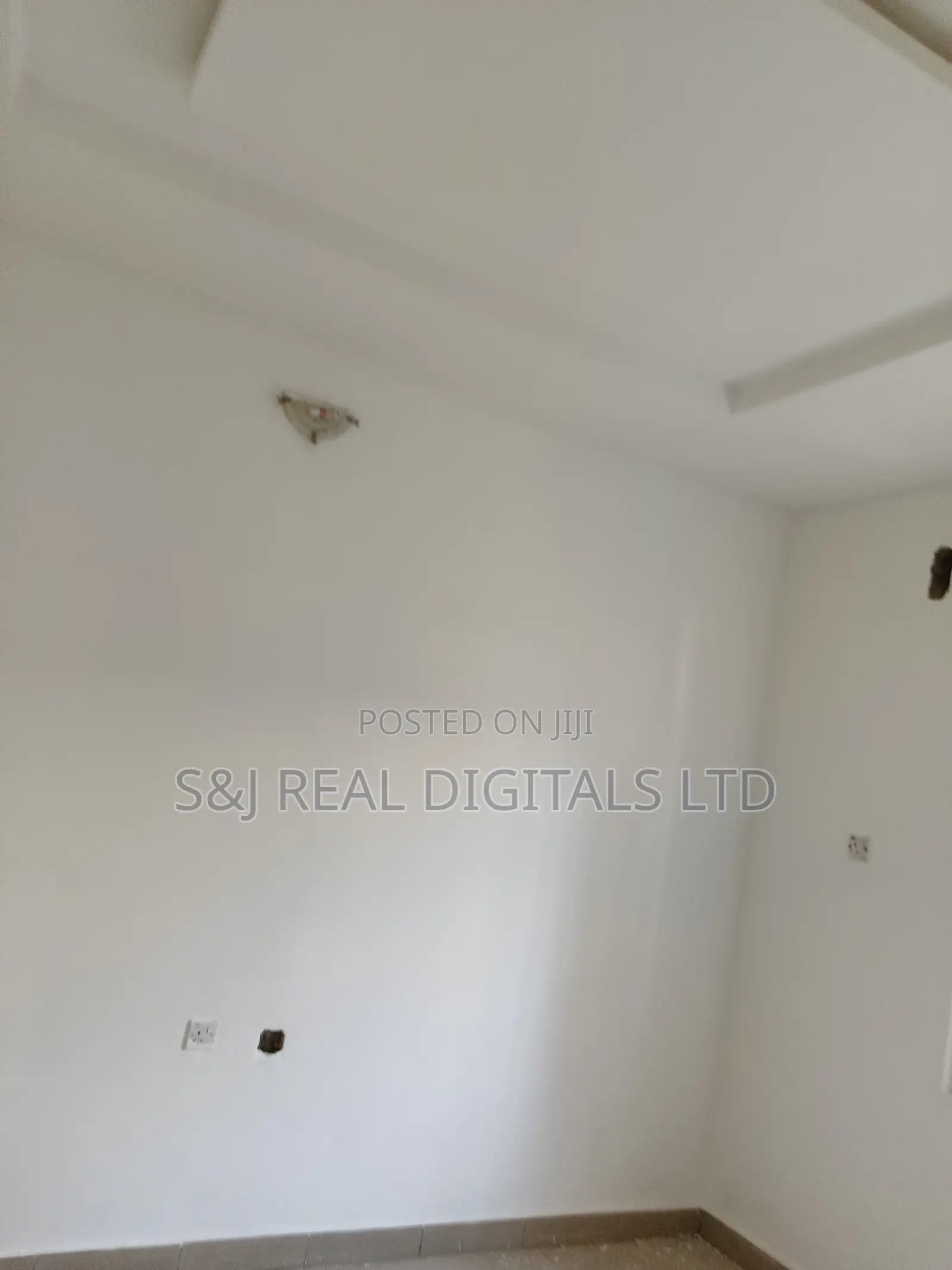 4bdrm Duplex in Kiami for sale