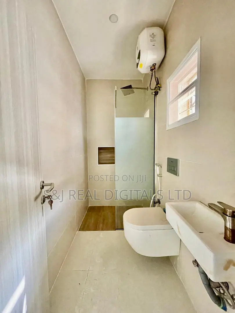 4bdrm Duplex in Kiami for sale