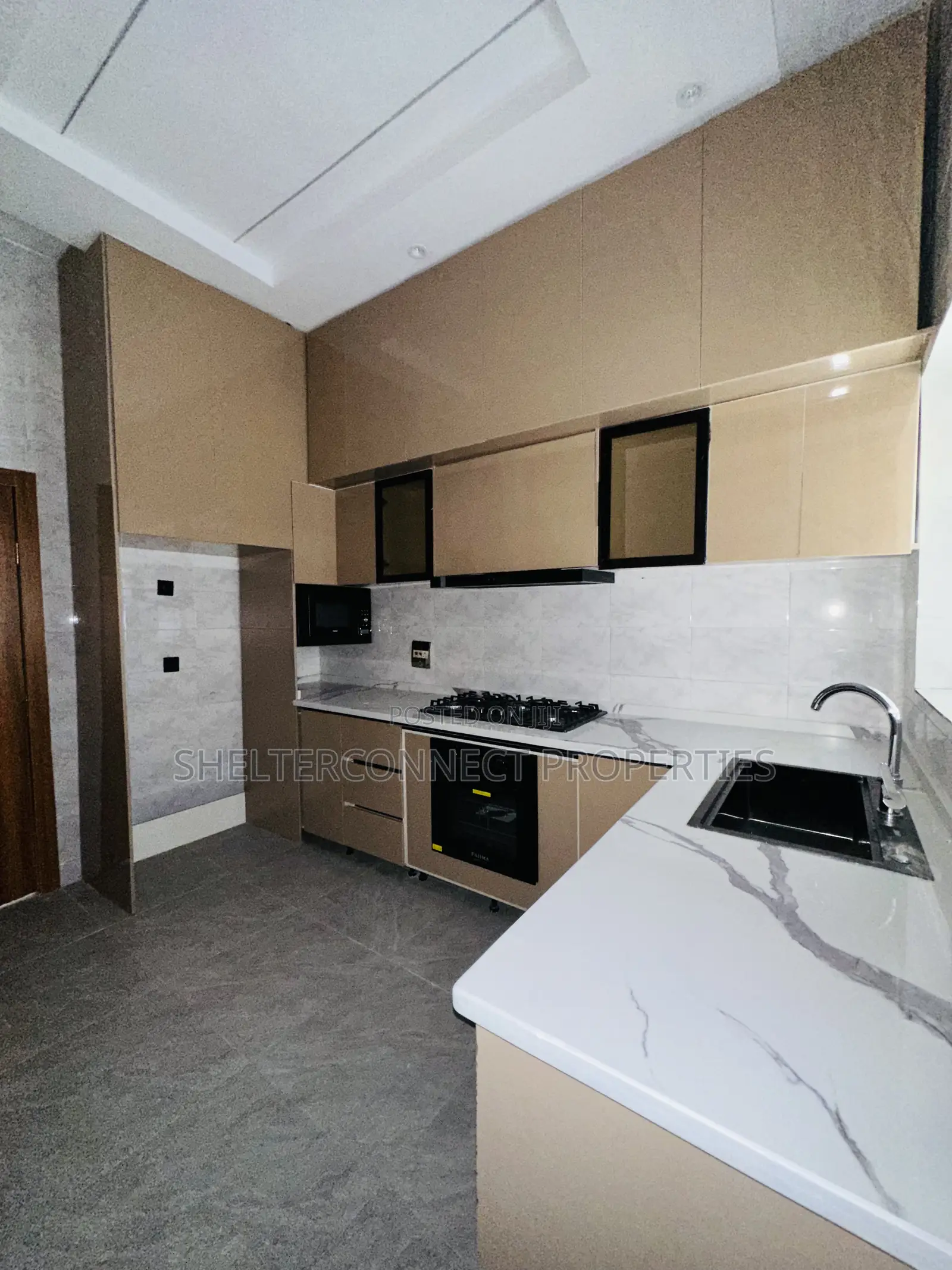 4bdrm Townhouse/Terrace in Lekki for sale