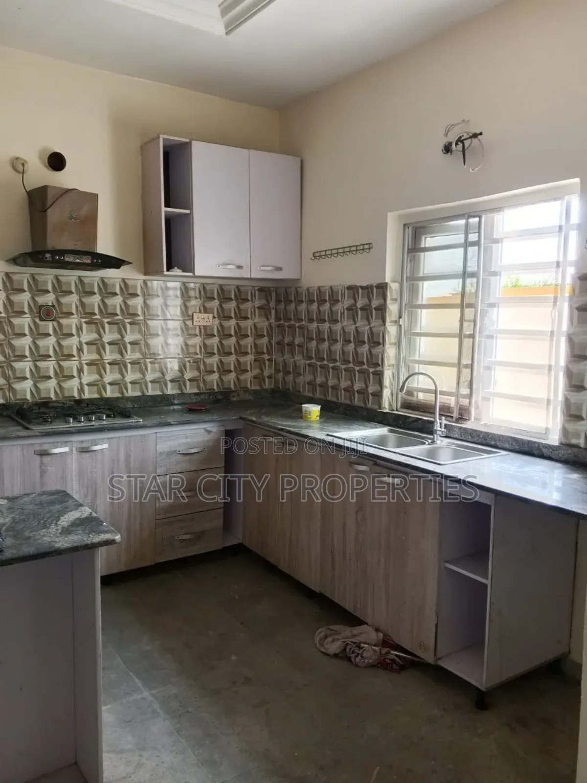 3bdrm Townhouse / Terrace in Ogudu Gra for rent