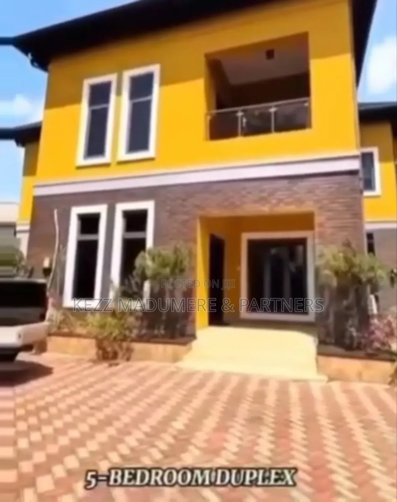 5bdrm Duplex in Gated Estate, for sale