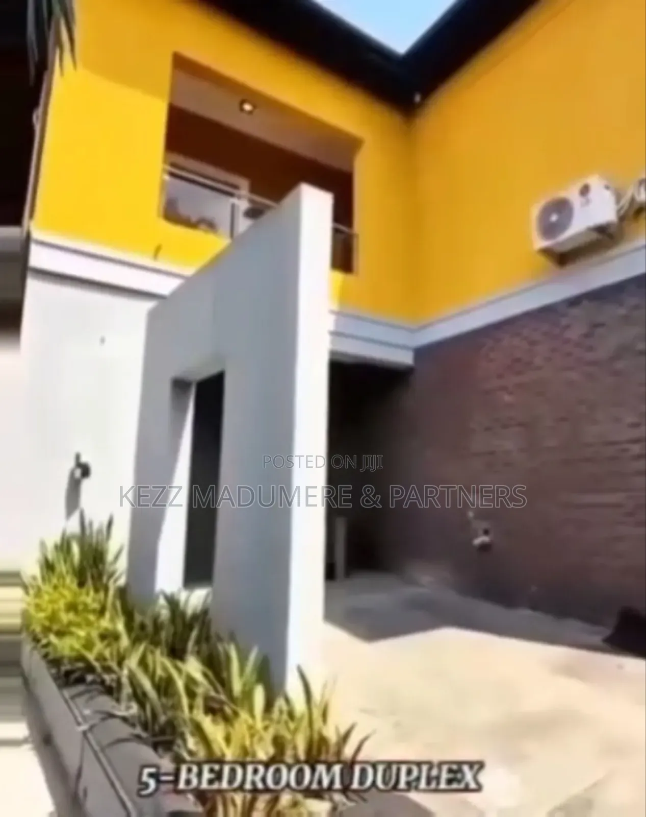 5bdrm Duplex in Gated Estate, for sale