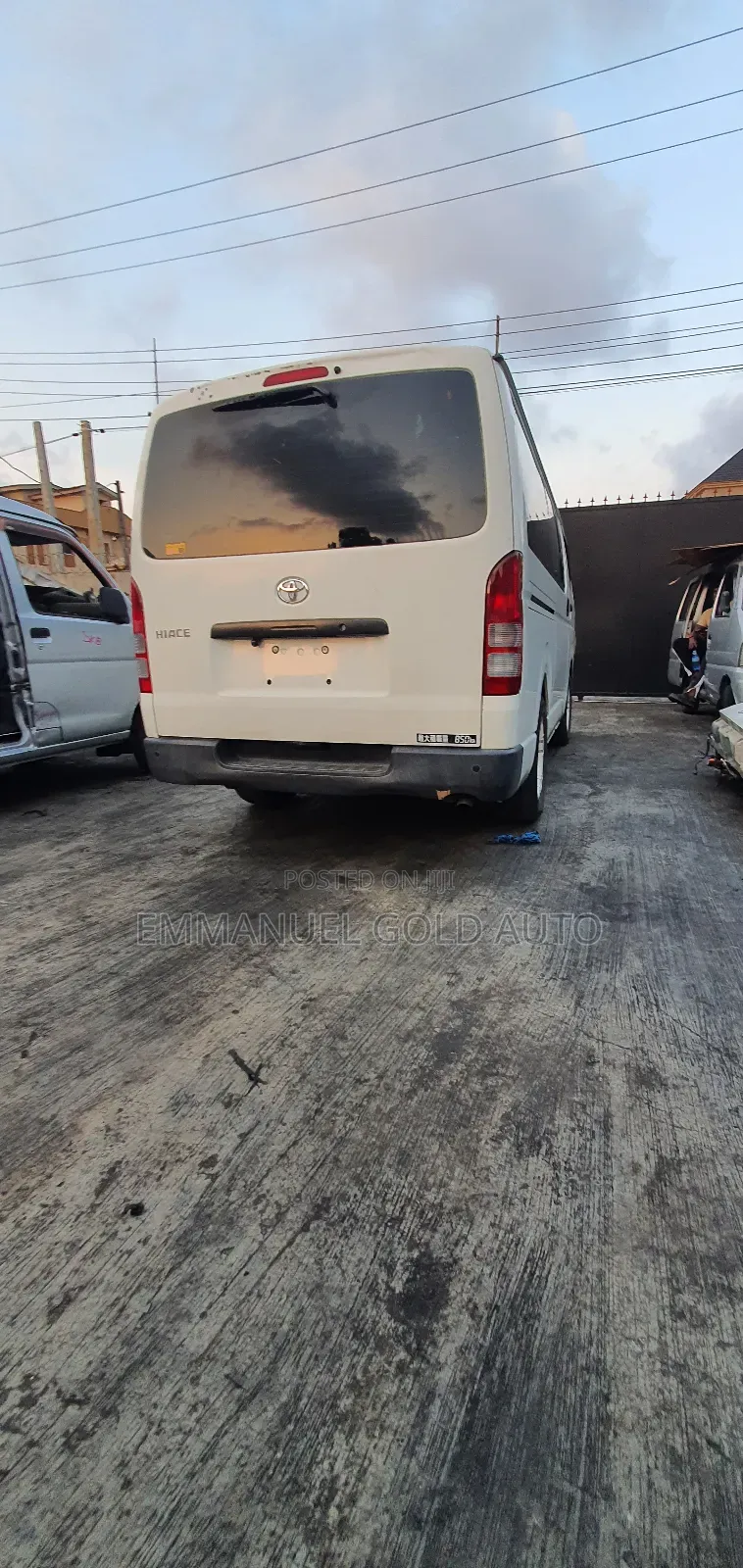 Toyota HiAce 2014 White