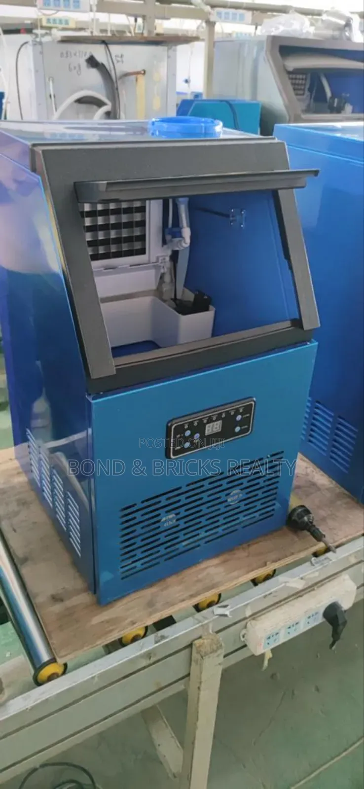 Ice Cube Maker
