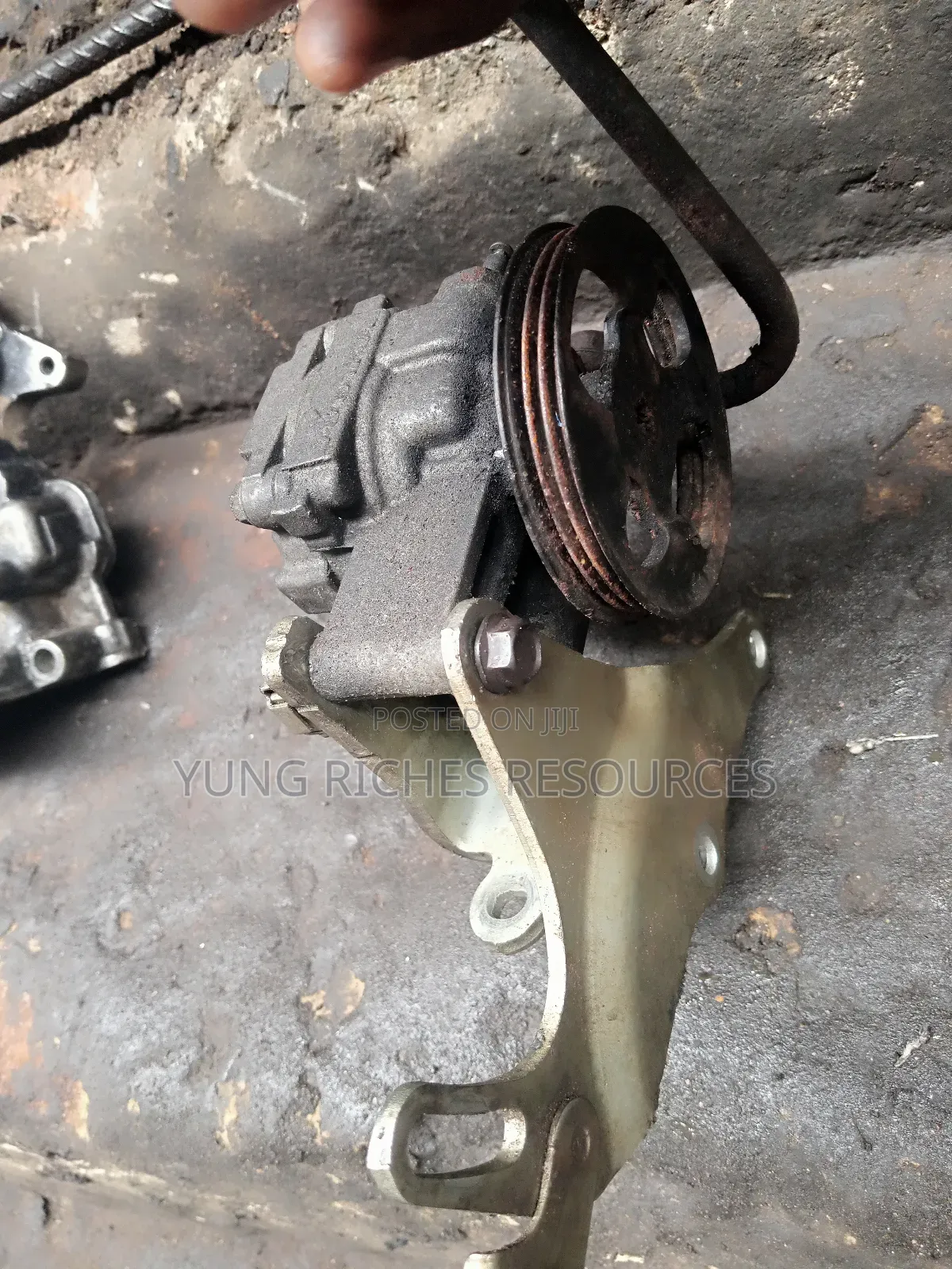 Original Power Steering Pump for Mini Shuttle Bus – Strong Durable