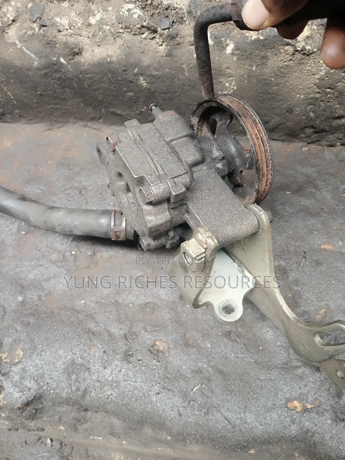 Original Power Steering Pump for Mini Shuttle Bus – Strong Durable