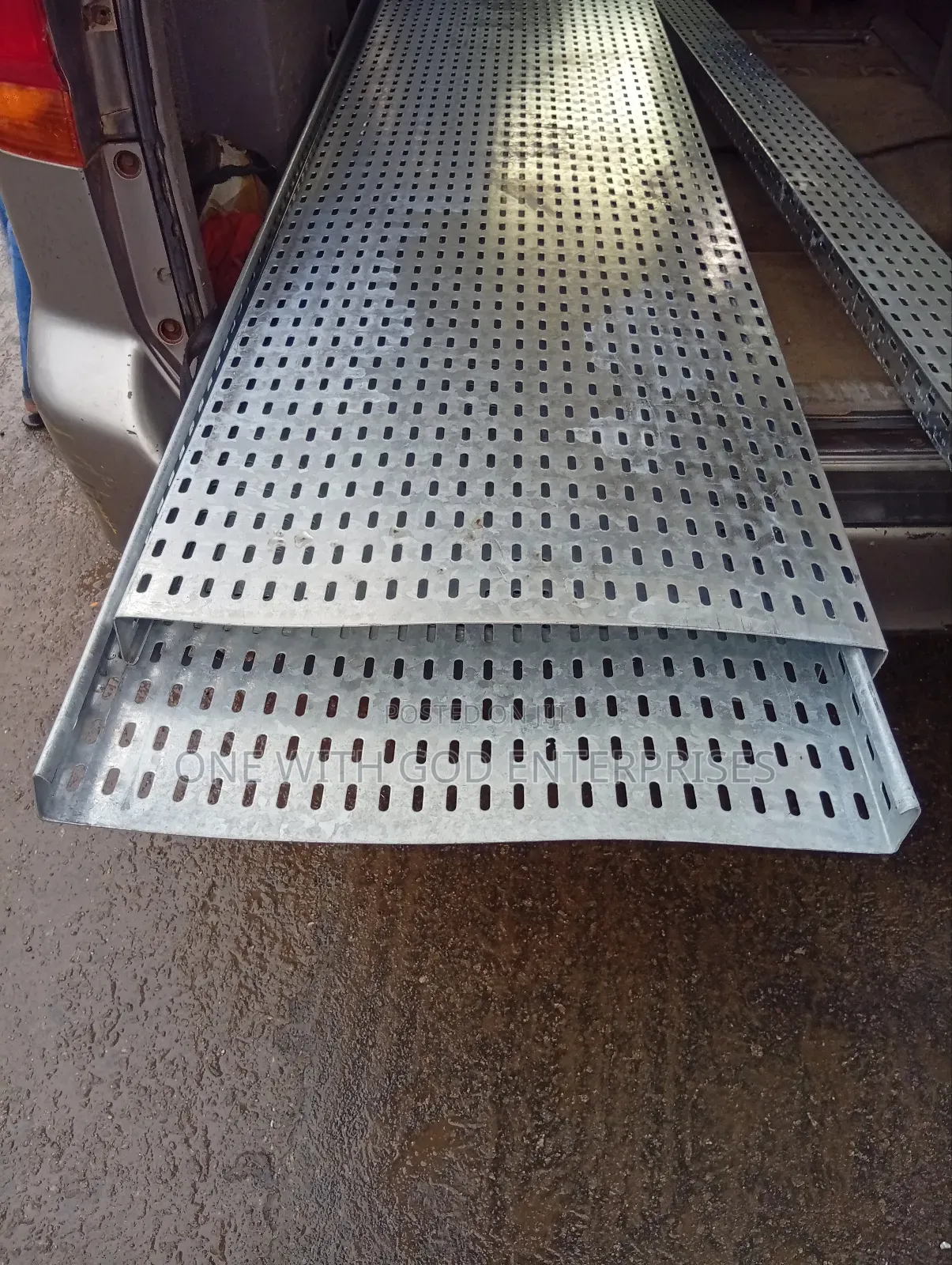 300mm*50mm Hot-Deep Galvanized Cable Tray