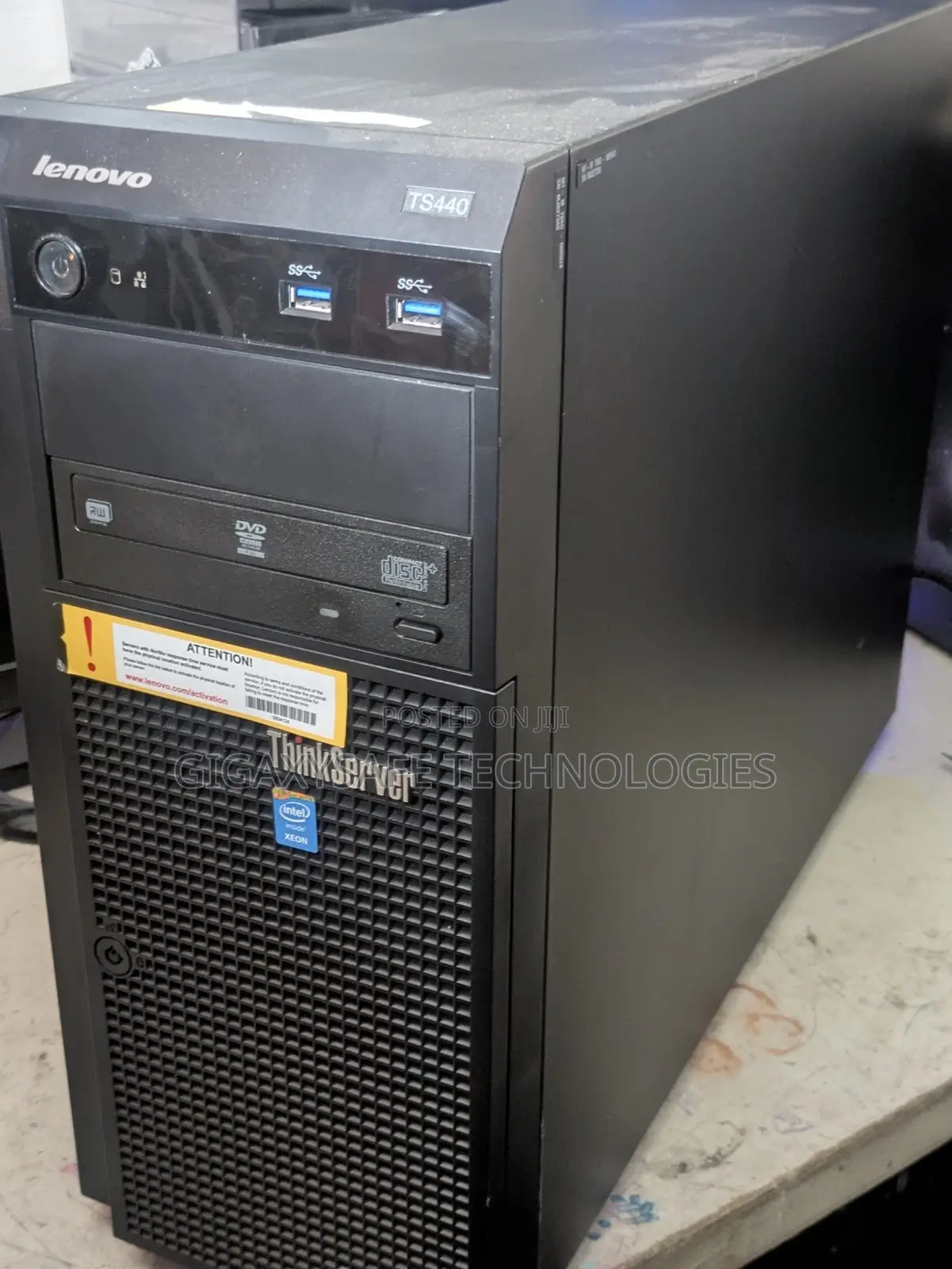 Server Lenovo 16GB Intel Xeon HDD+SSD 1T