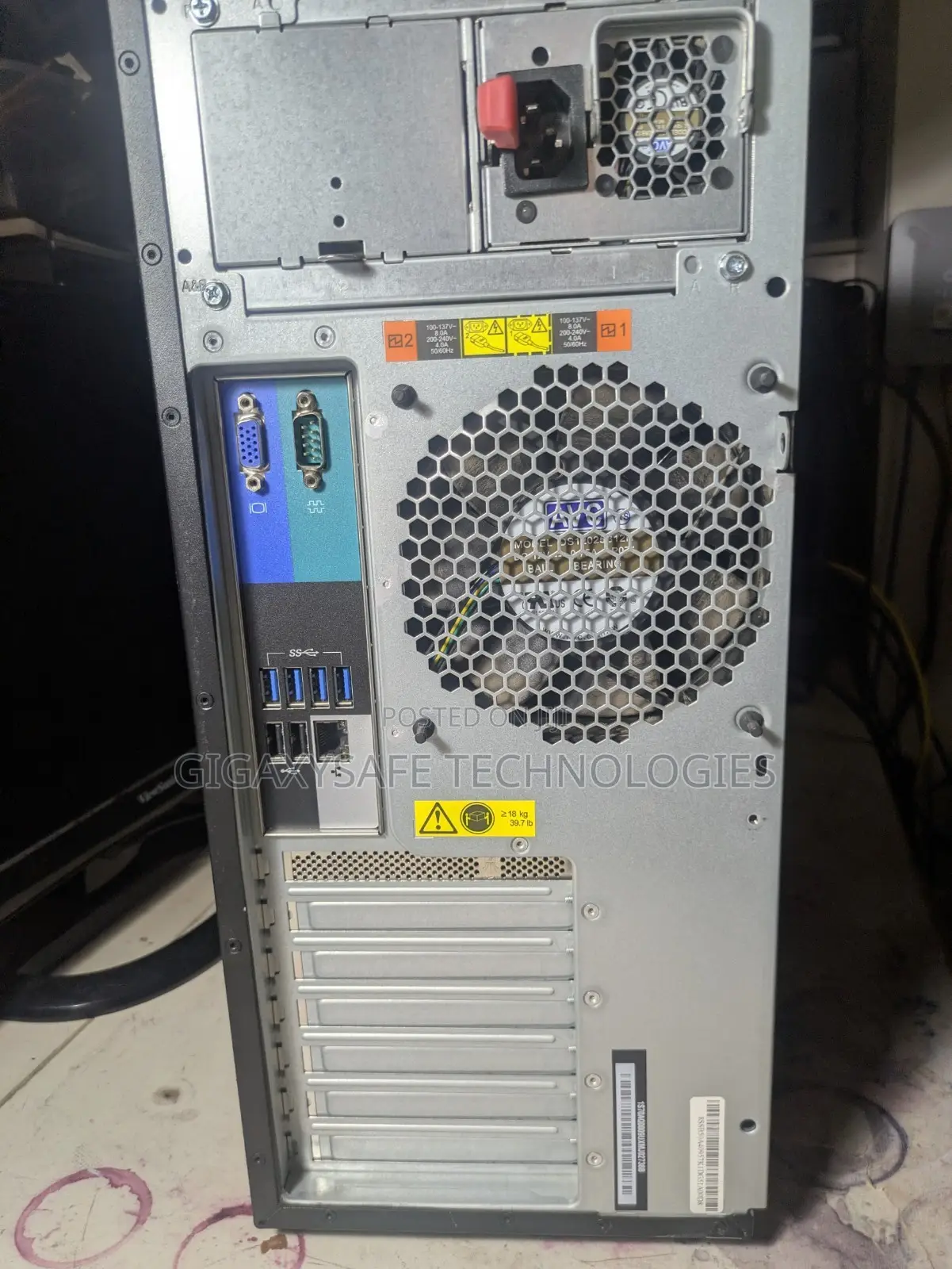Server Lenovo 16GB Intel Xeon HDD+SSD 1T