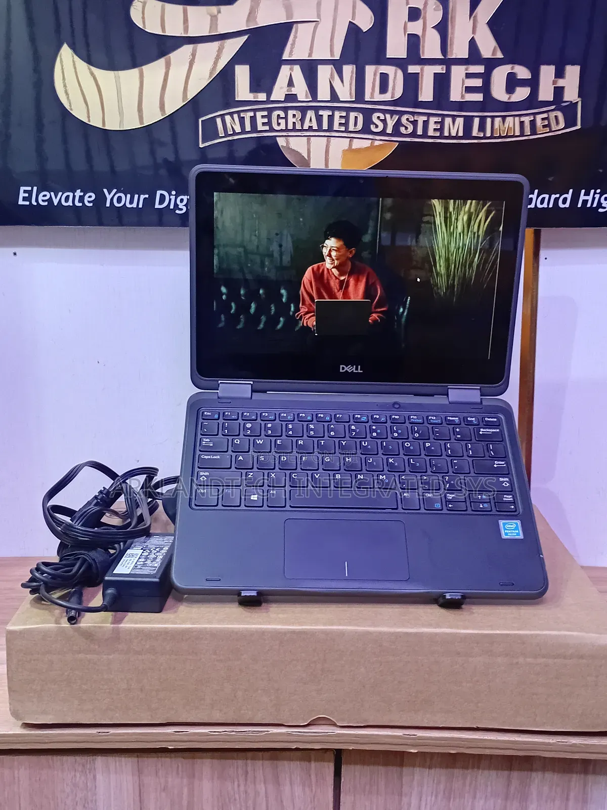 Laptop Dell Latitude 13 3380 8GB Intel Pentium SSD 128GB