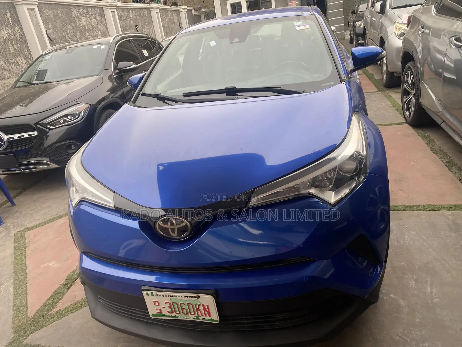Toyota C-HR 2019 Blue