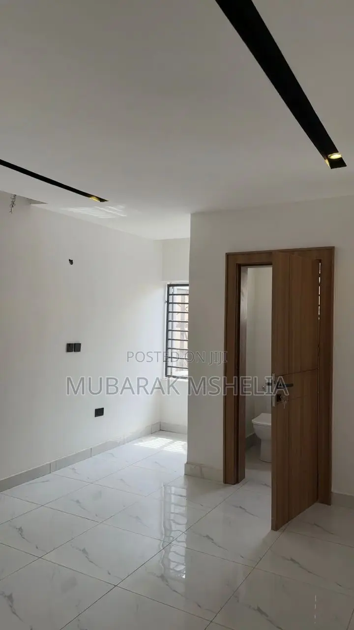 4bdrm Duplex in Camp David, Karsana for sale