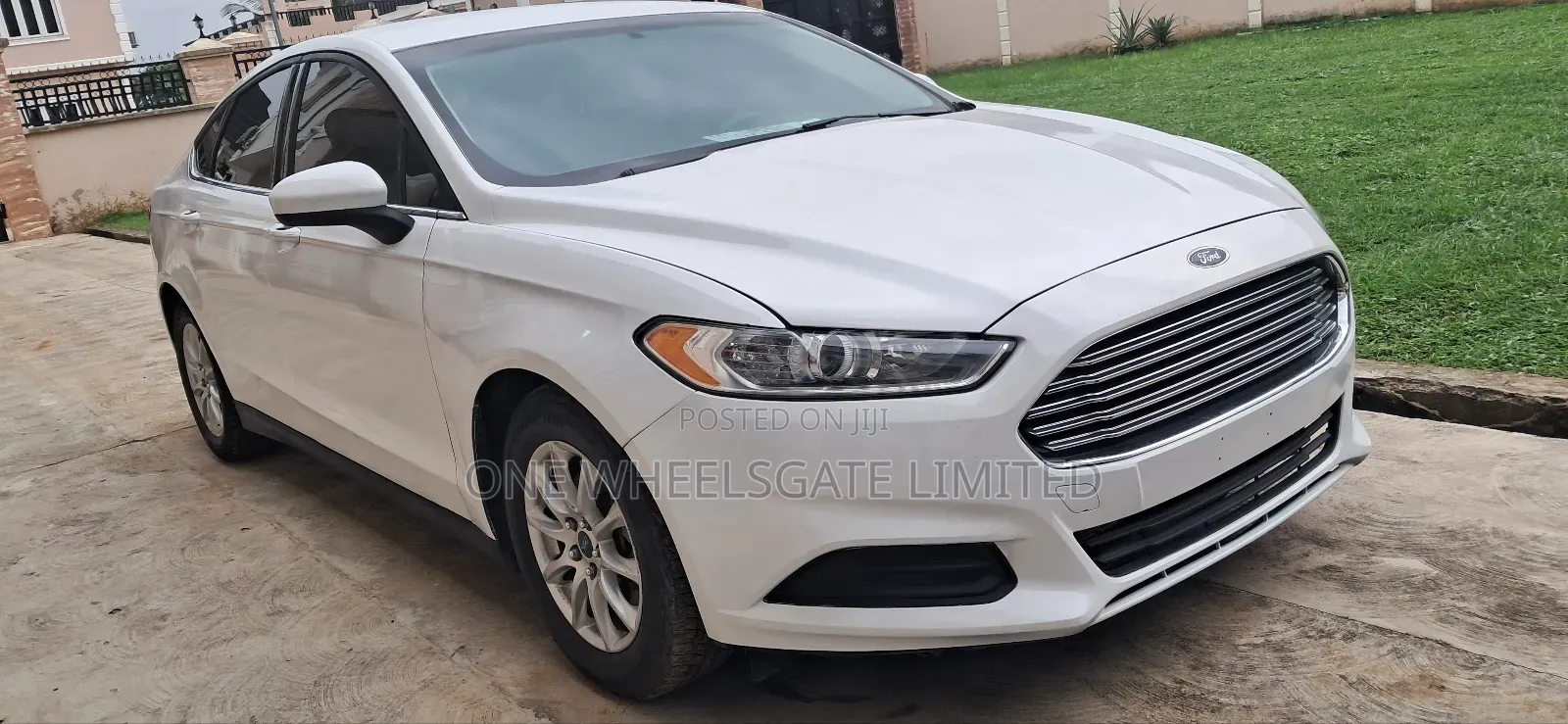 Ford Fusion S FWD 2016 White