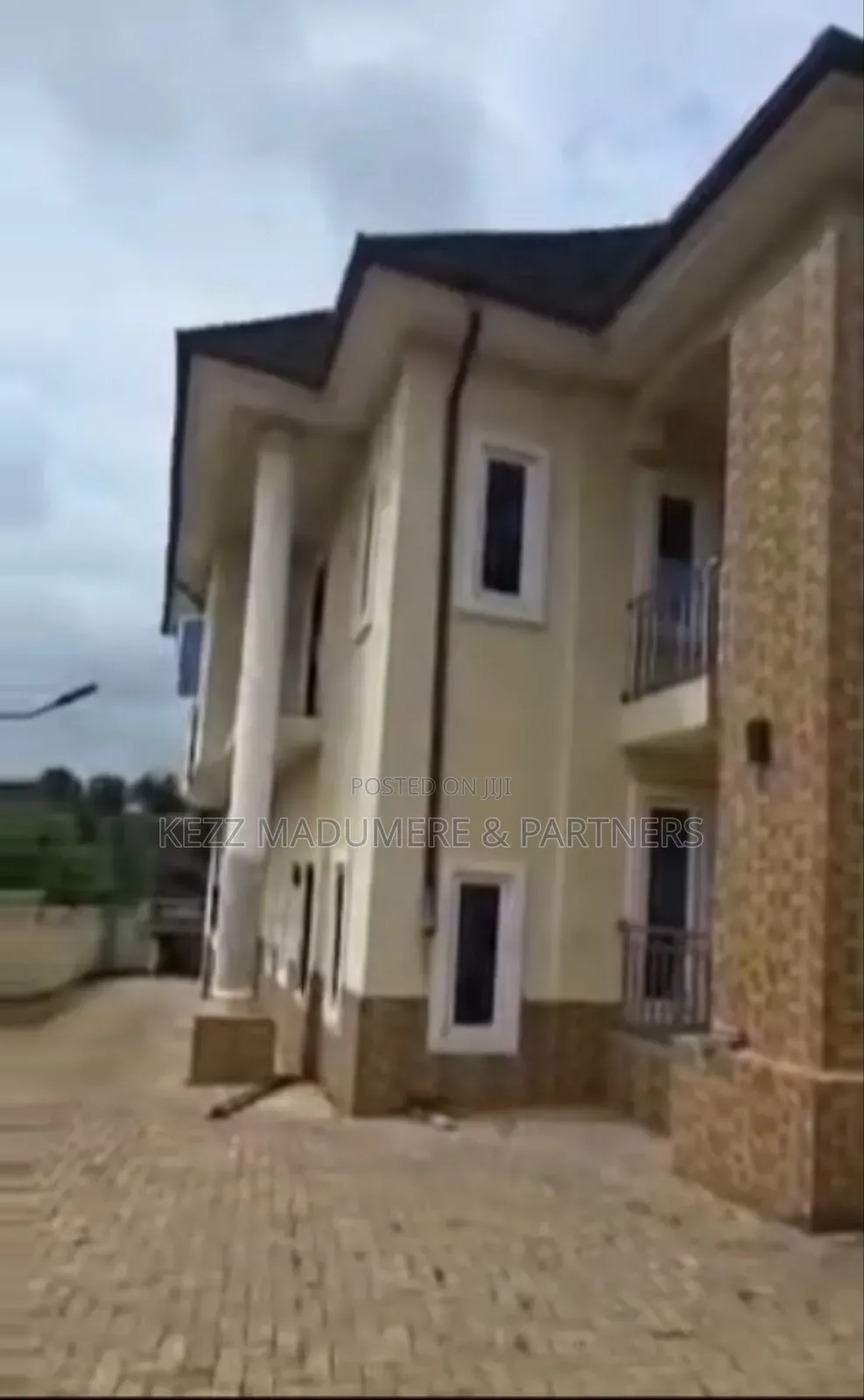5bdrm Duplex in Phase 6, Trans Ekulu for sale
