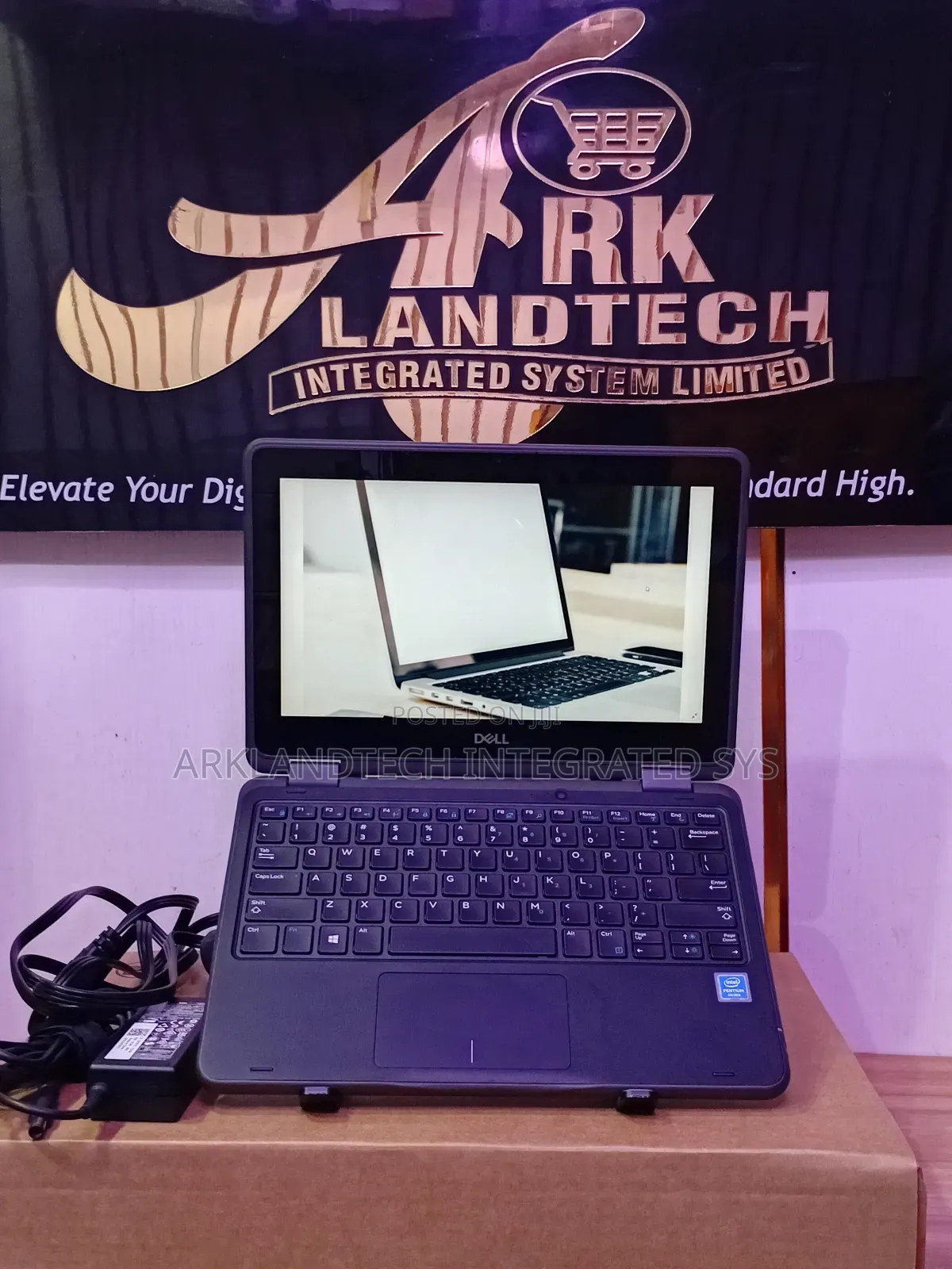 Laptop Dell Latitude 3310 8GB Intel Pentium SSD 128GB