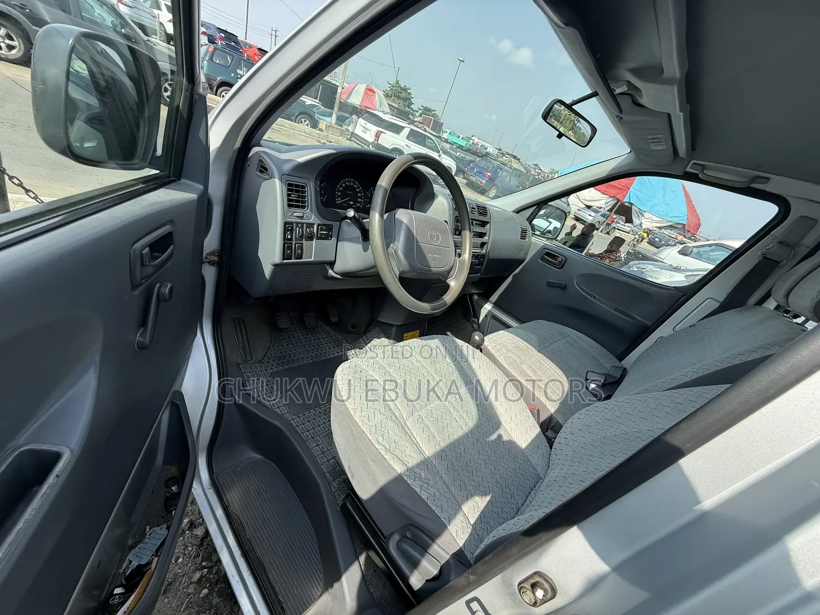 Toyota HiAce 2004 Silver