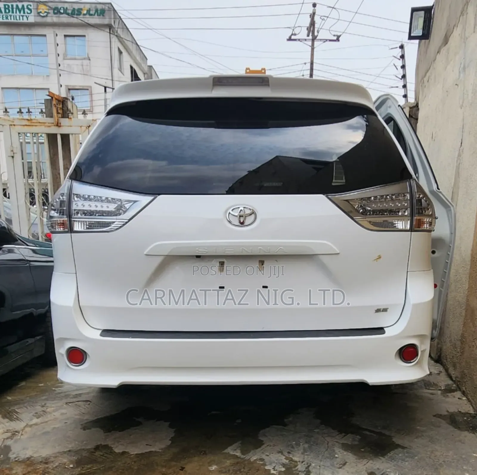 Toyota Sienna SE Premium (3.5L 6cyl 8A) 2018 White