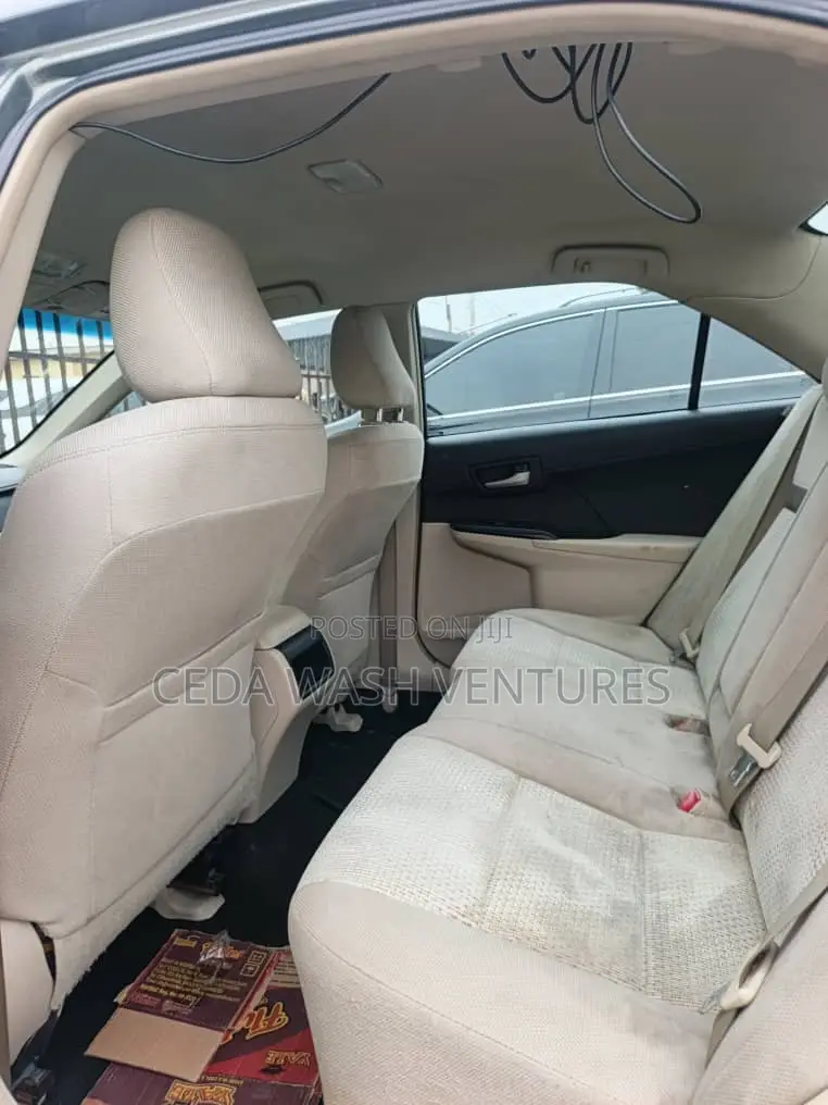 Toyota Camry SE 4dr Sedan (2.5L 4cyl 6A) 2013 Gray