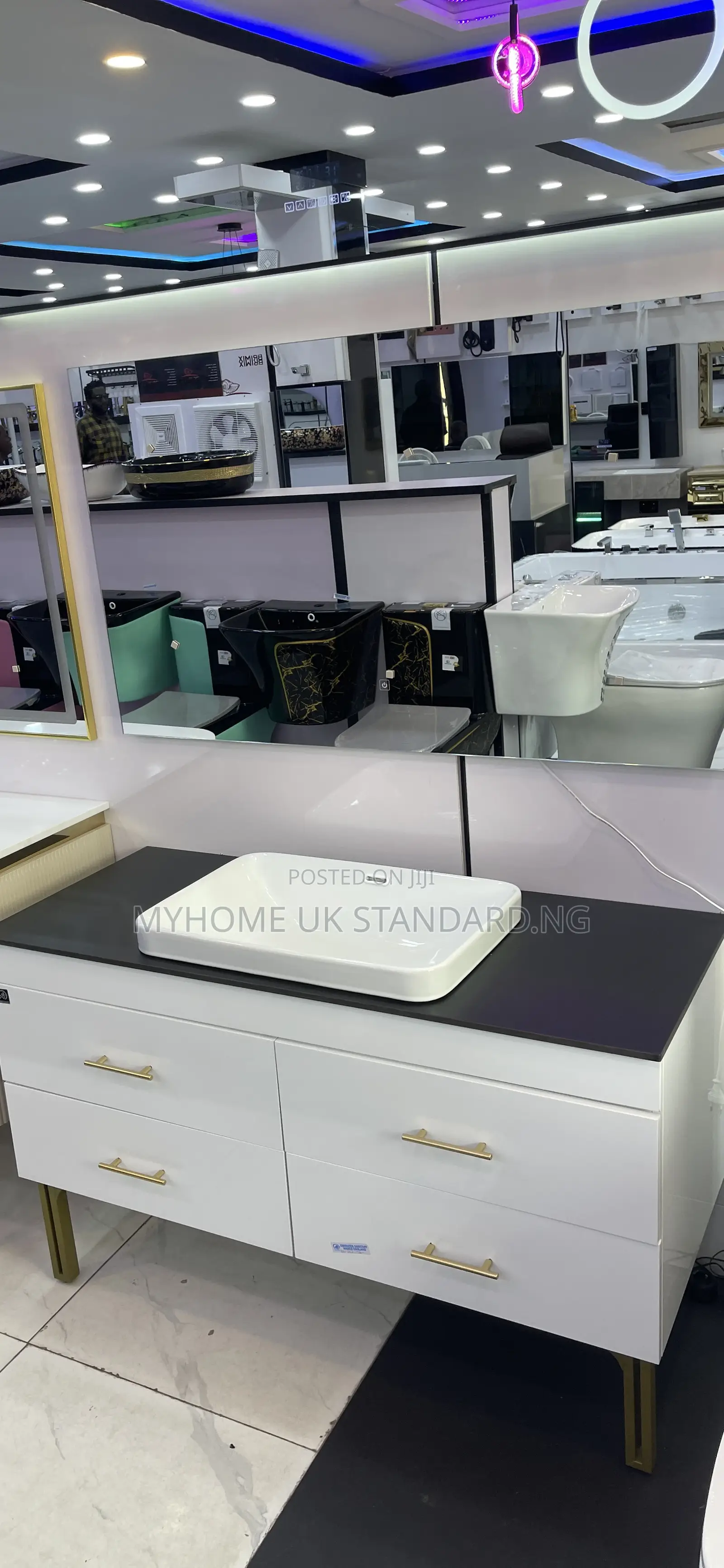 Pvc Big Cabinet Basin With Mirror Light