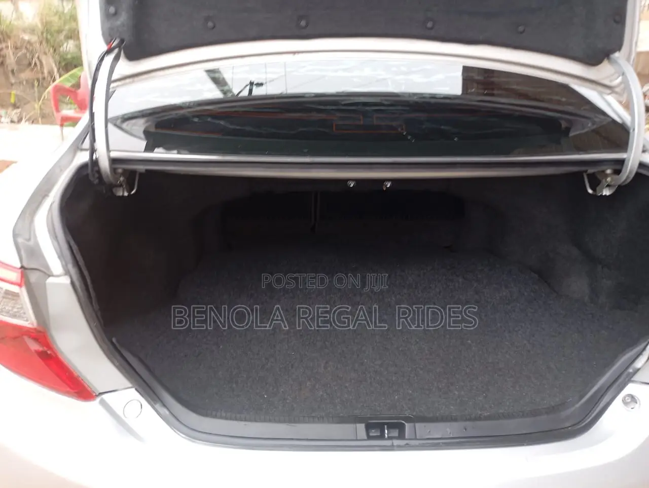 Toyota Camry SE 4dr Sedan (2.5L 4cyl 6A) 2013 Silver