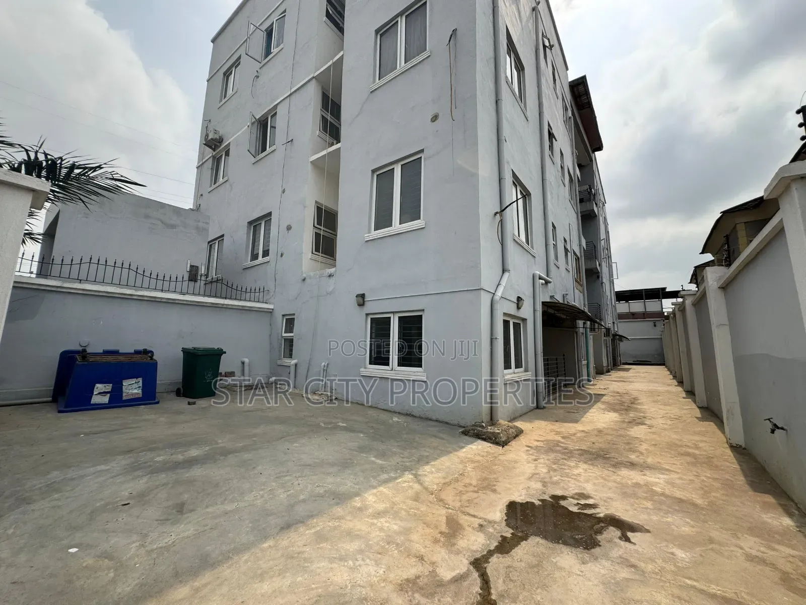 3bdrm Apartment in Magodo Gra Phase 1 for sale