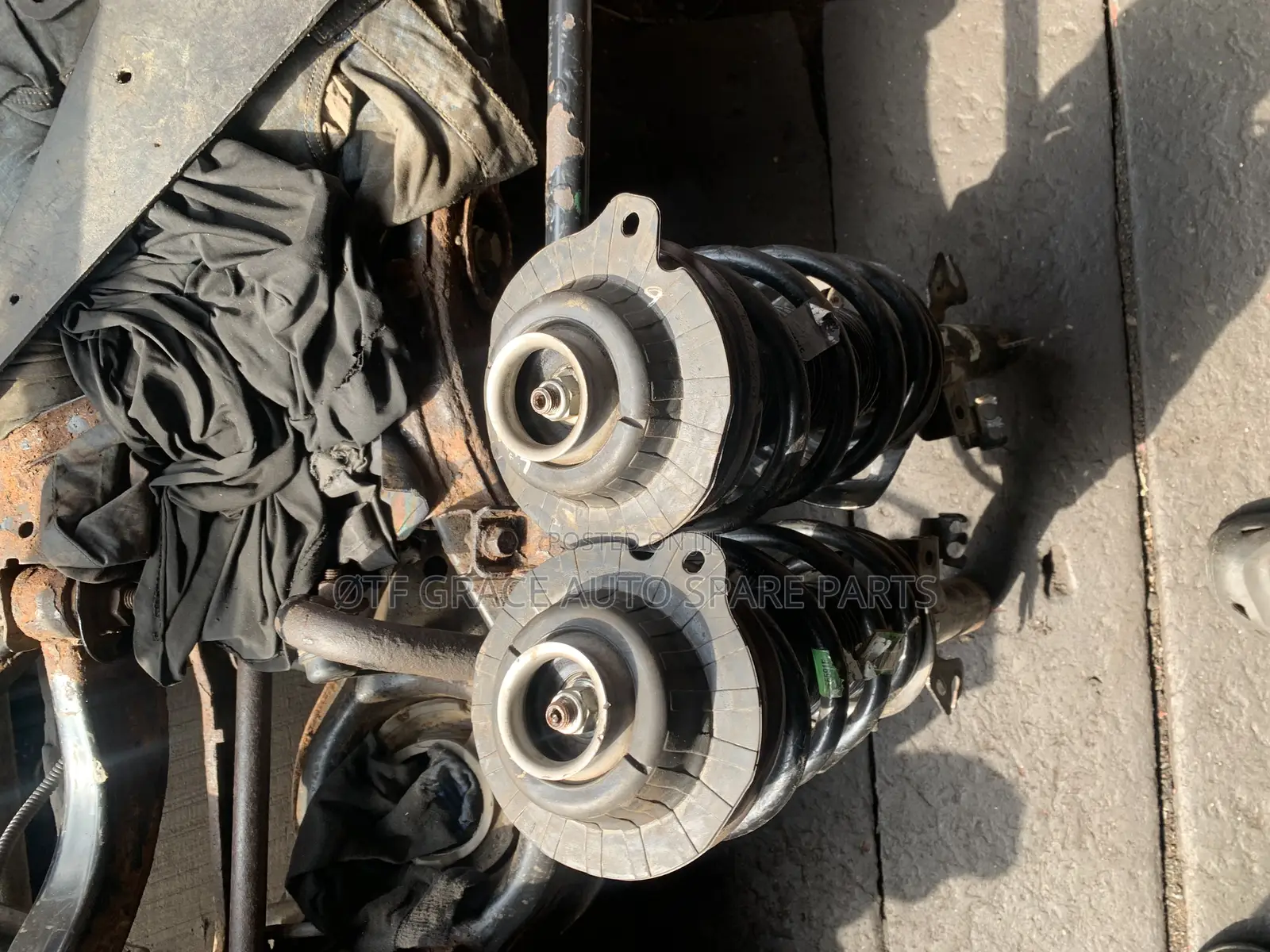 Front Shock Jeep Cherokee