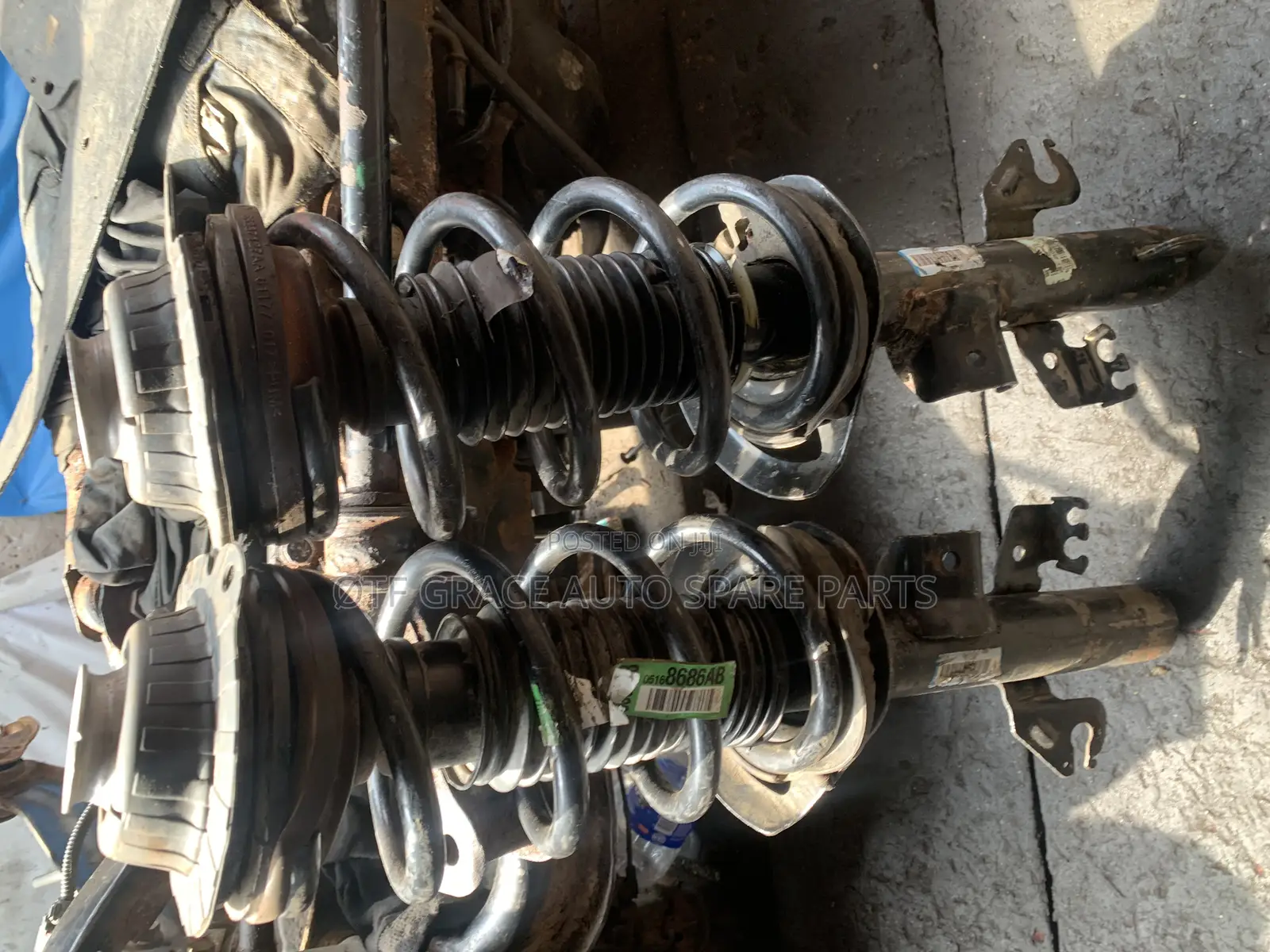 Front Shock Jeep Cherokee