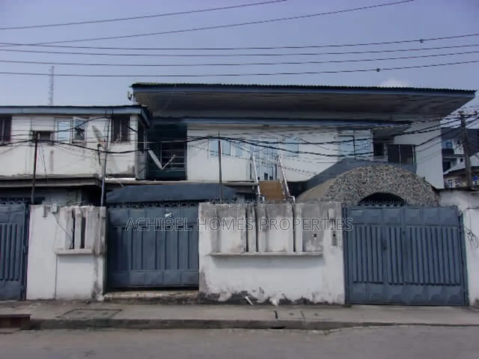 5 Bedroom Duplex With Block of Flats in Ikoyi