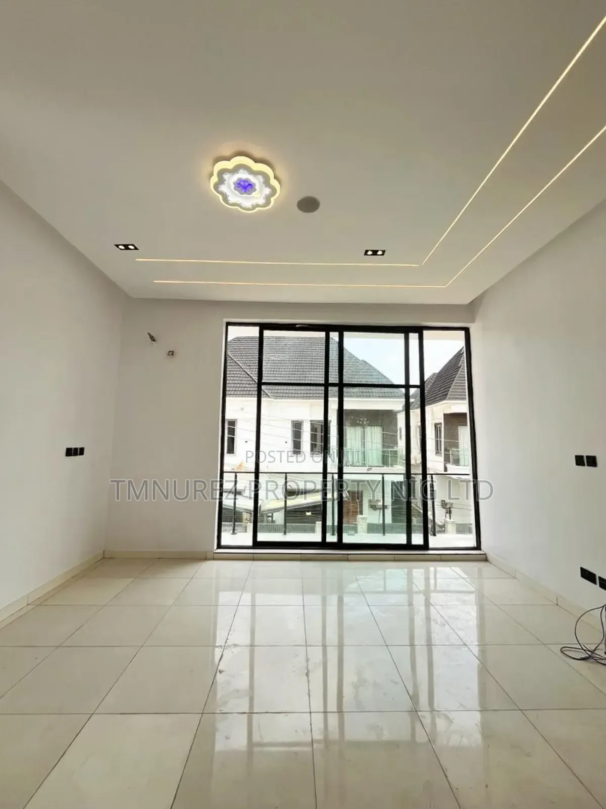 4bdrm Duplex in Lekki County, Ikota for sale
