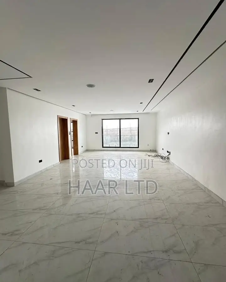 2bdrm Apartment in Lekki Phase 1 for sale