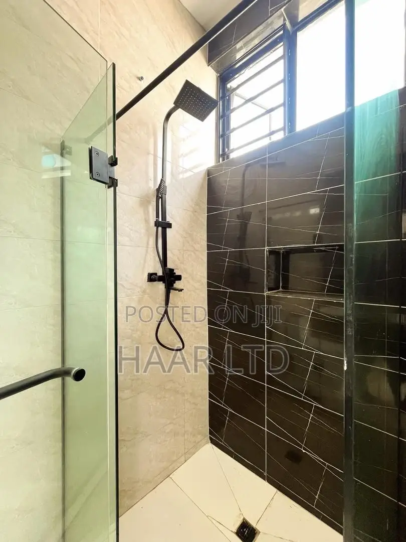 4bdrm Duplex in Ikota for sale