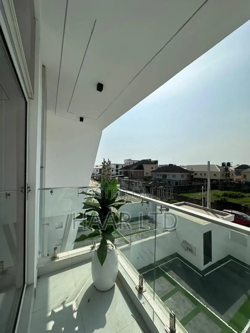 5bdrm Duplex in Ologolo for sale