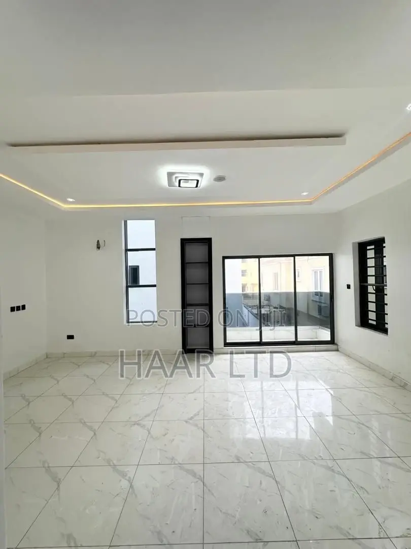 5 Bedroom Fully Detached Duplex