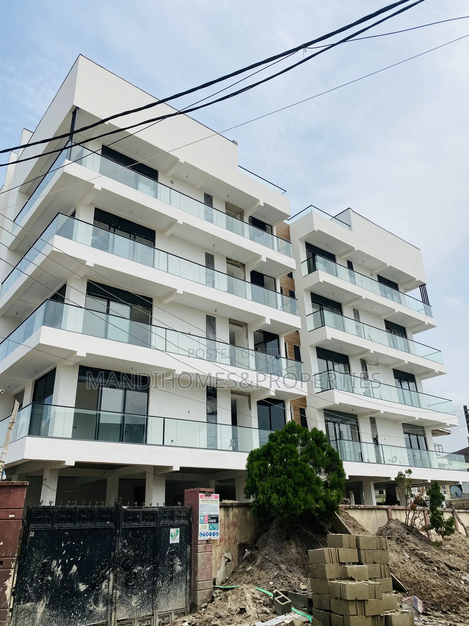 Units Spacious 2 Bedroom Apartment