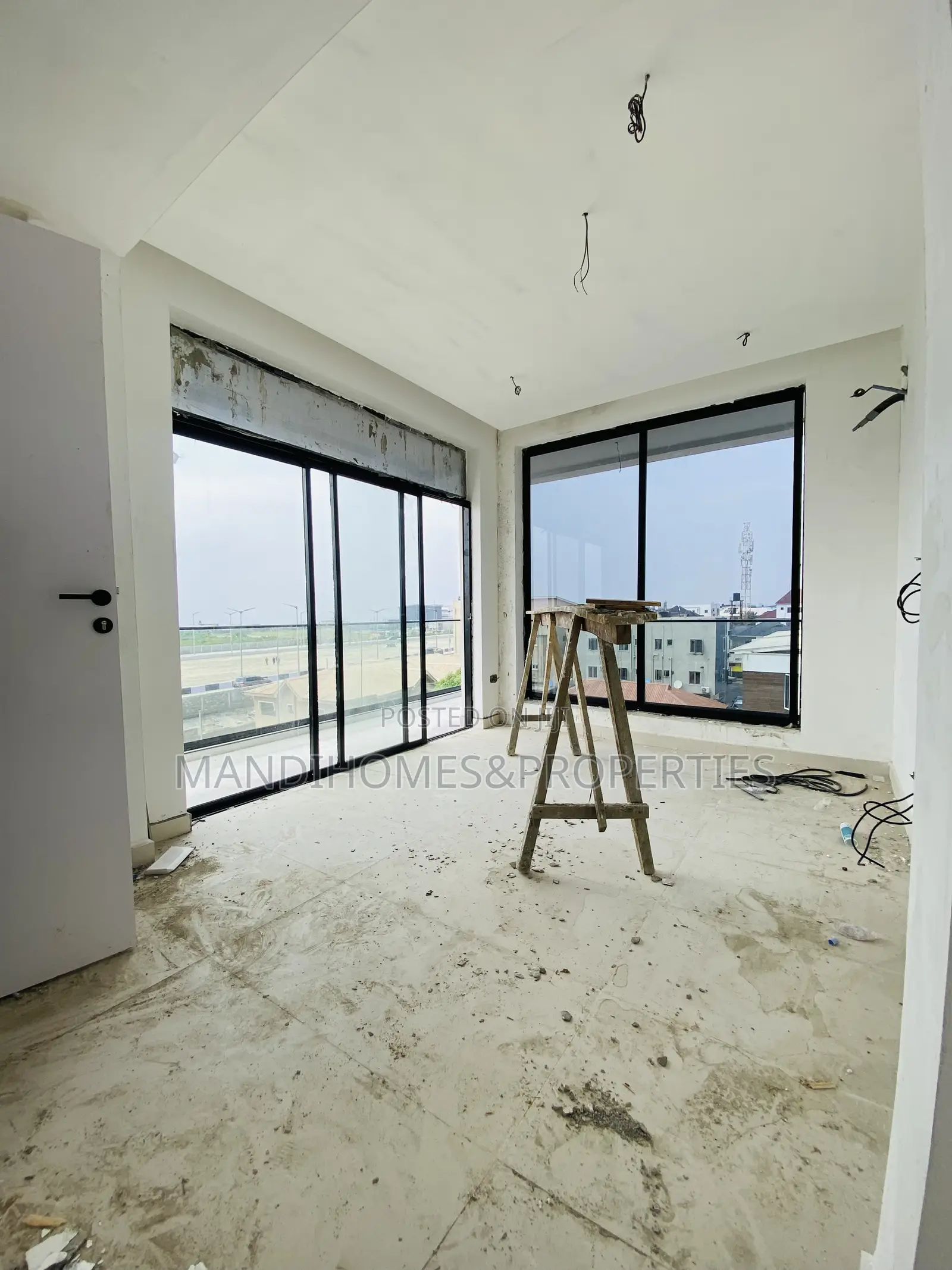 Units Spacious 2 Bedroom Apartment