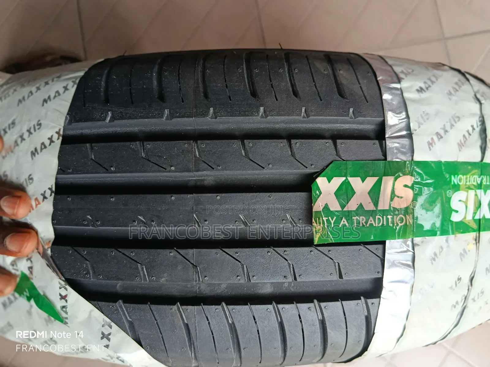 215/55r17 Maxxis Tire