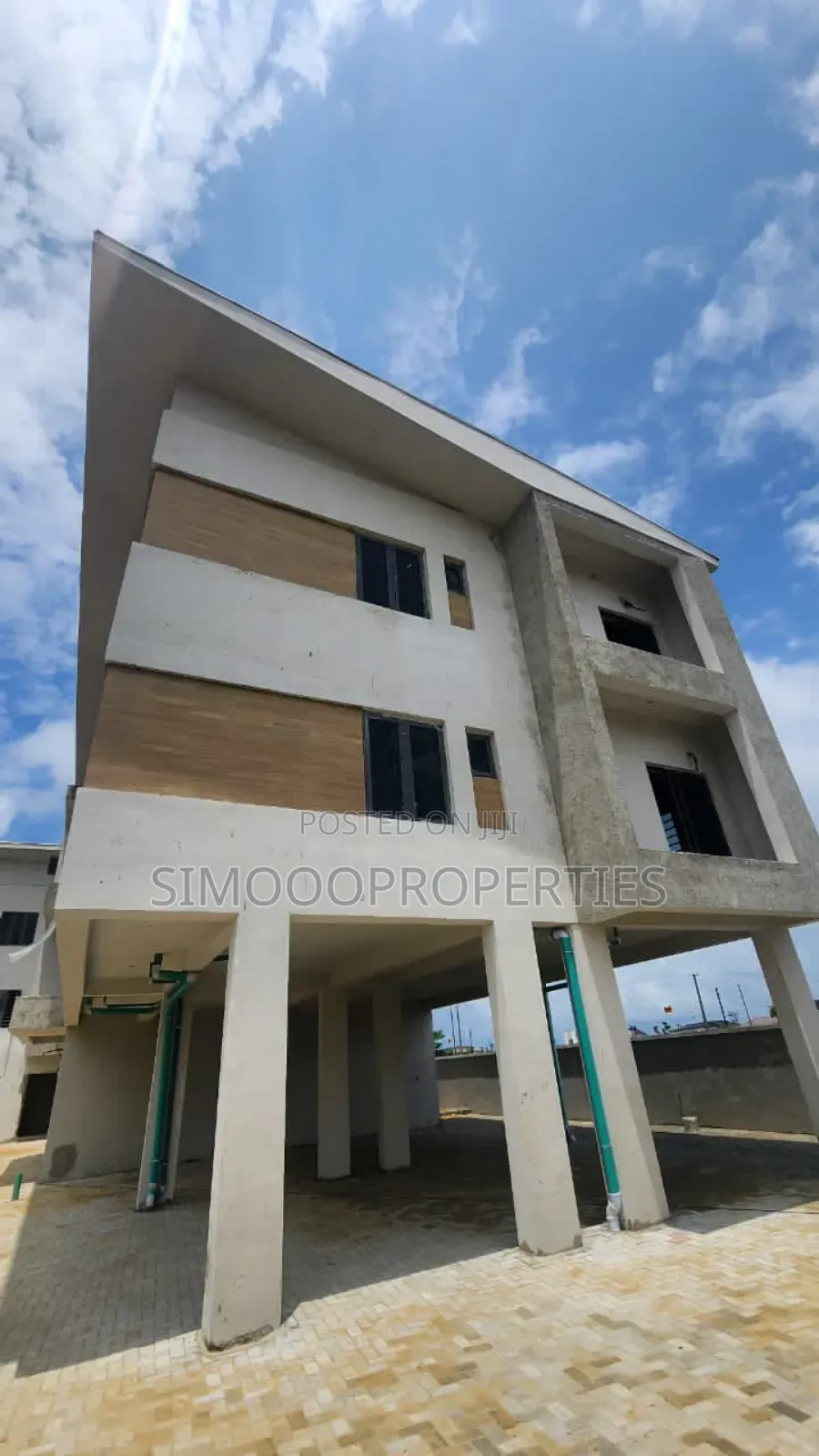 3bdrm Block of Flats in Lekki Scheme 11, Ajah for sale