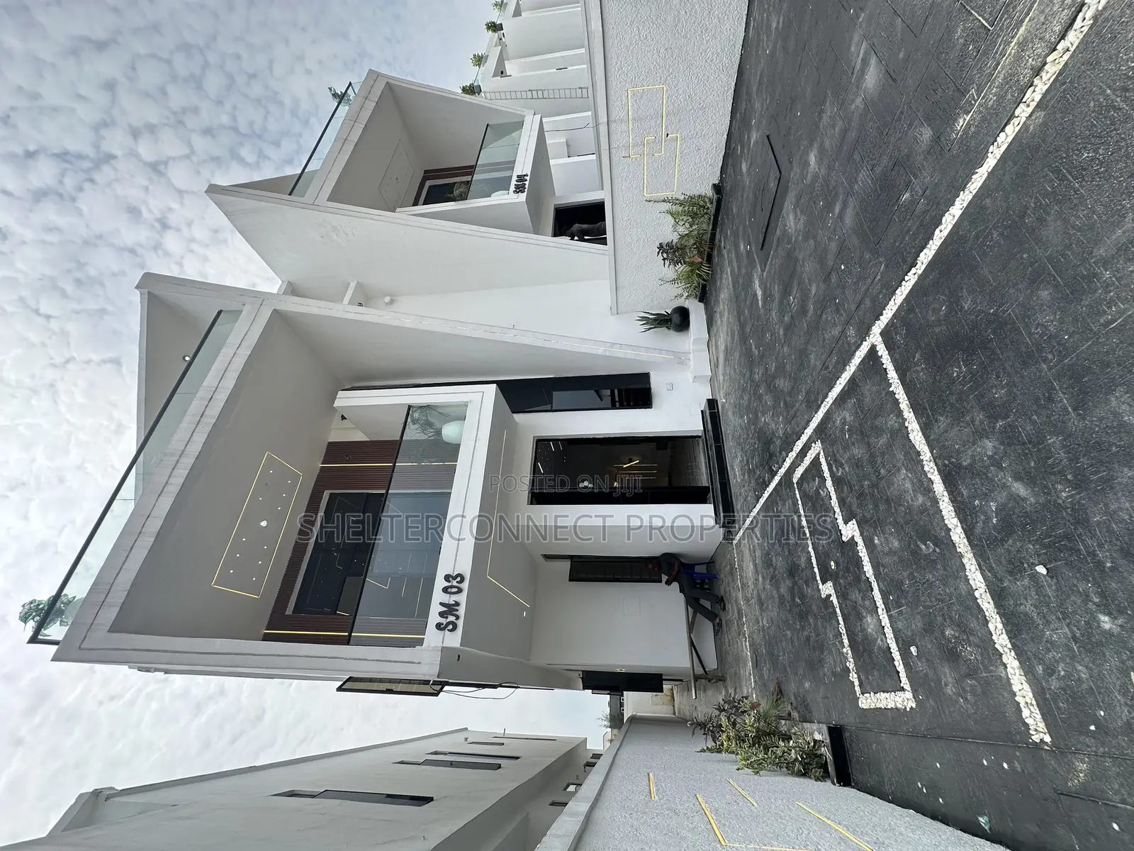 4bdrm Duplex in Ikota for sale