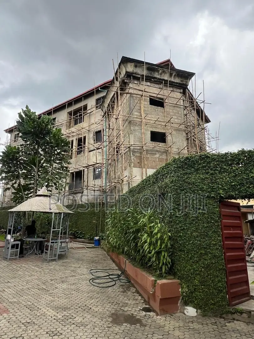 2bdrm Apartment in Adeniyi Jones for sale